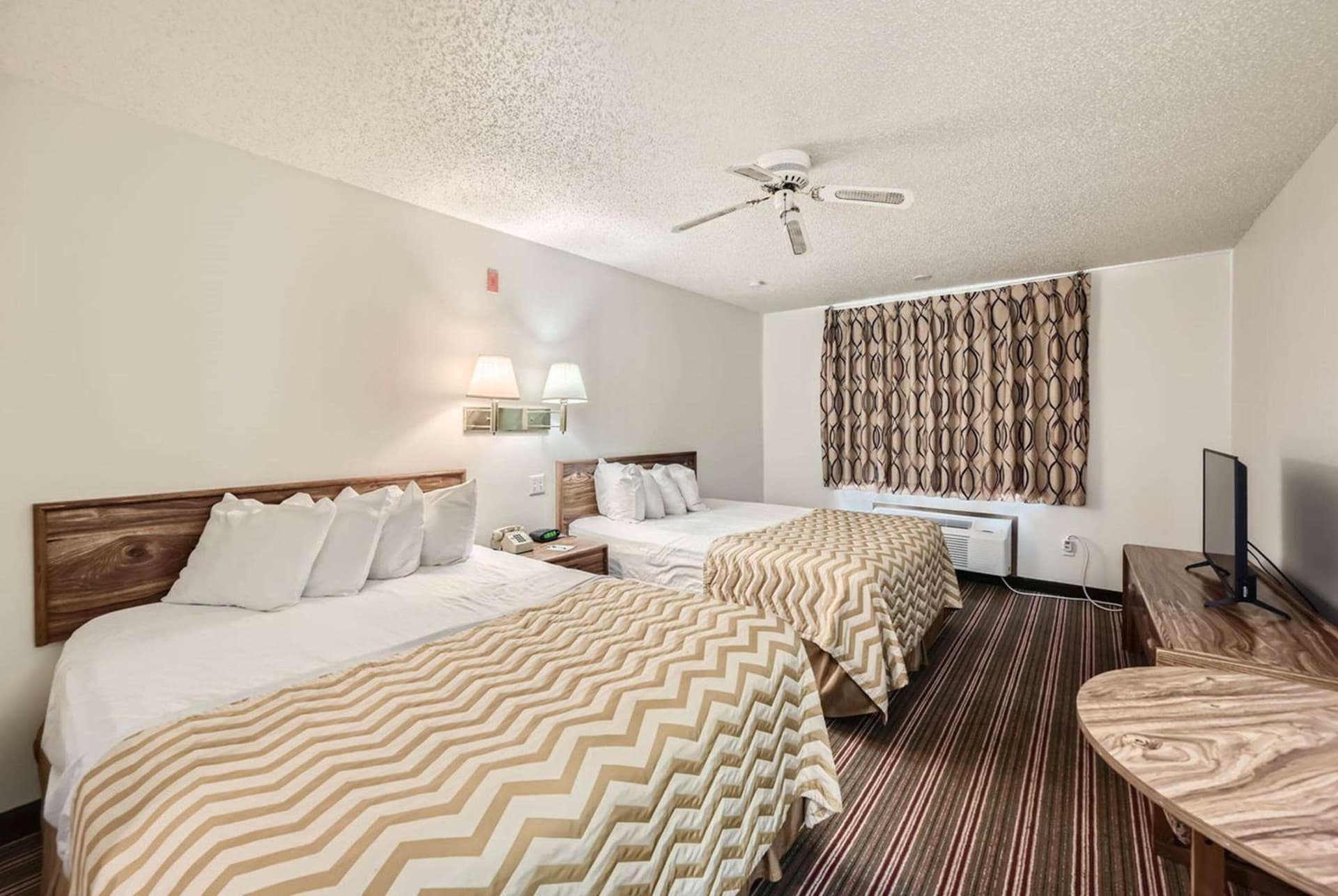 Travelodge by Wyndham Longmont gallery photo in Longmont, CO — image 42