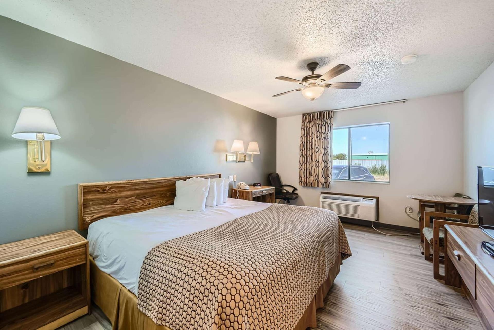 Travelodge by Wyndham Longmont gallery photo in Longmont, CO — image 54