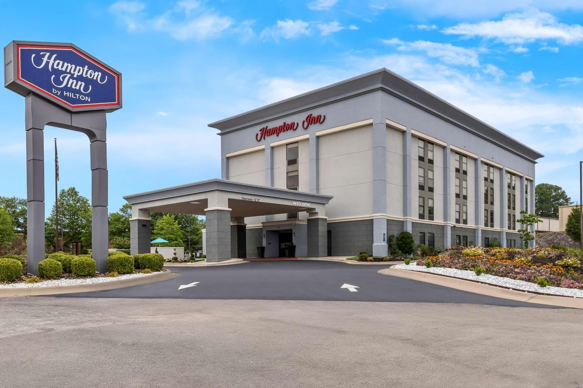 Hampton Inn Florence Midtown near University of North Alabama interior in Florence, AL — gallery photo 2