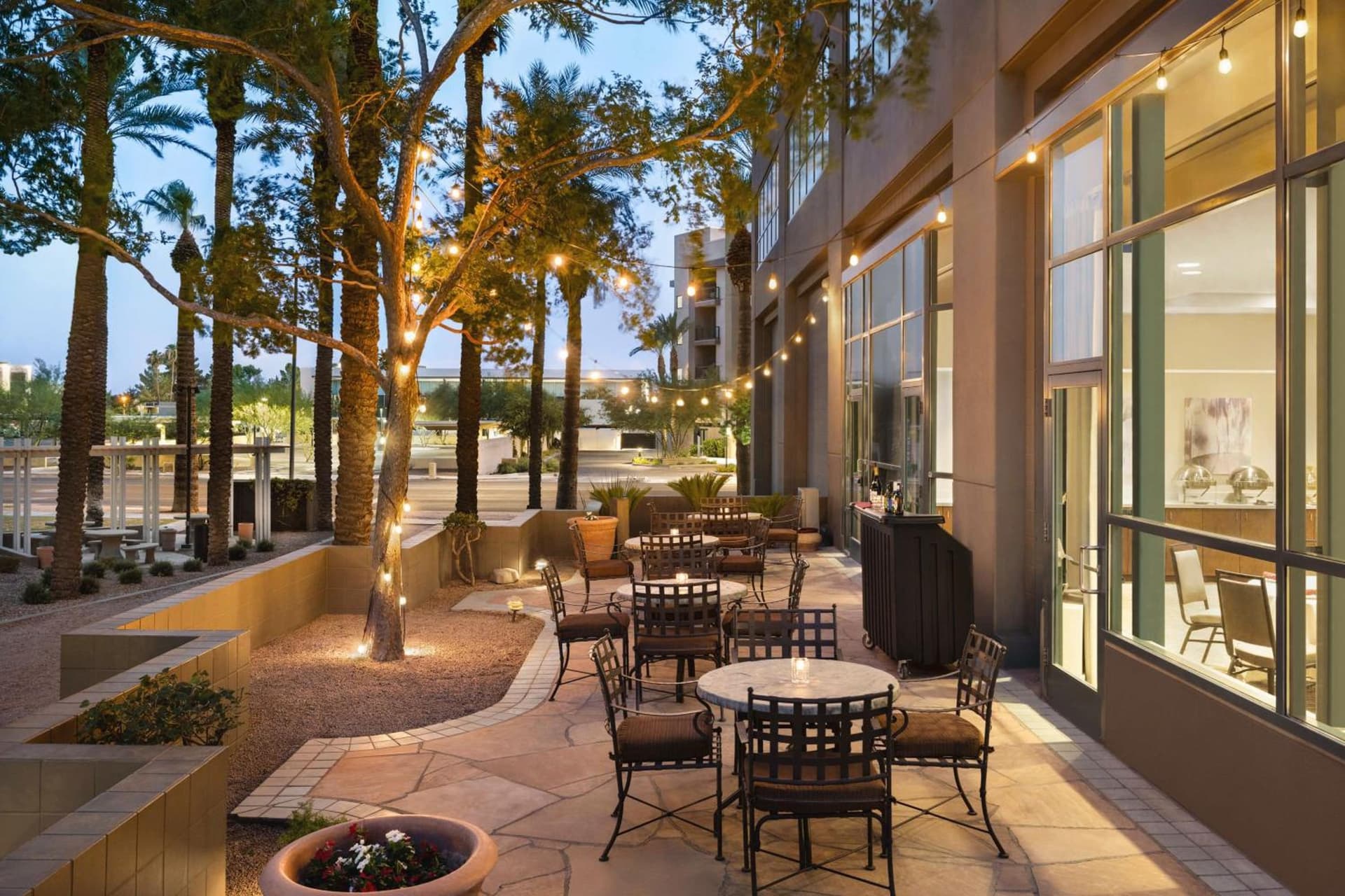 Embassy Suites by Hilton Phoenix Downtown North gallery photo in Phoenix, AZ — image 42