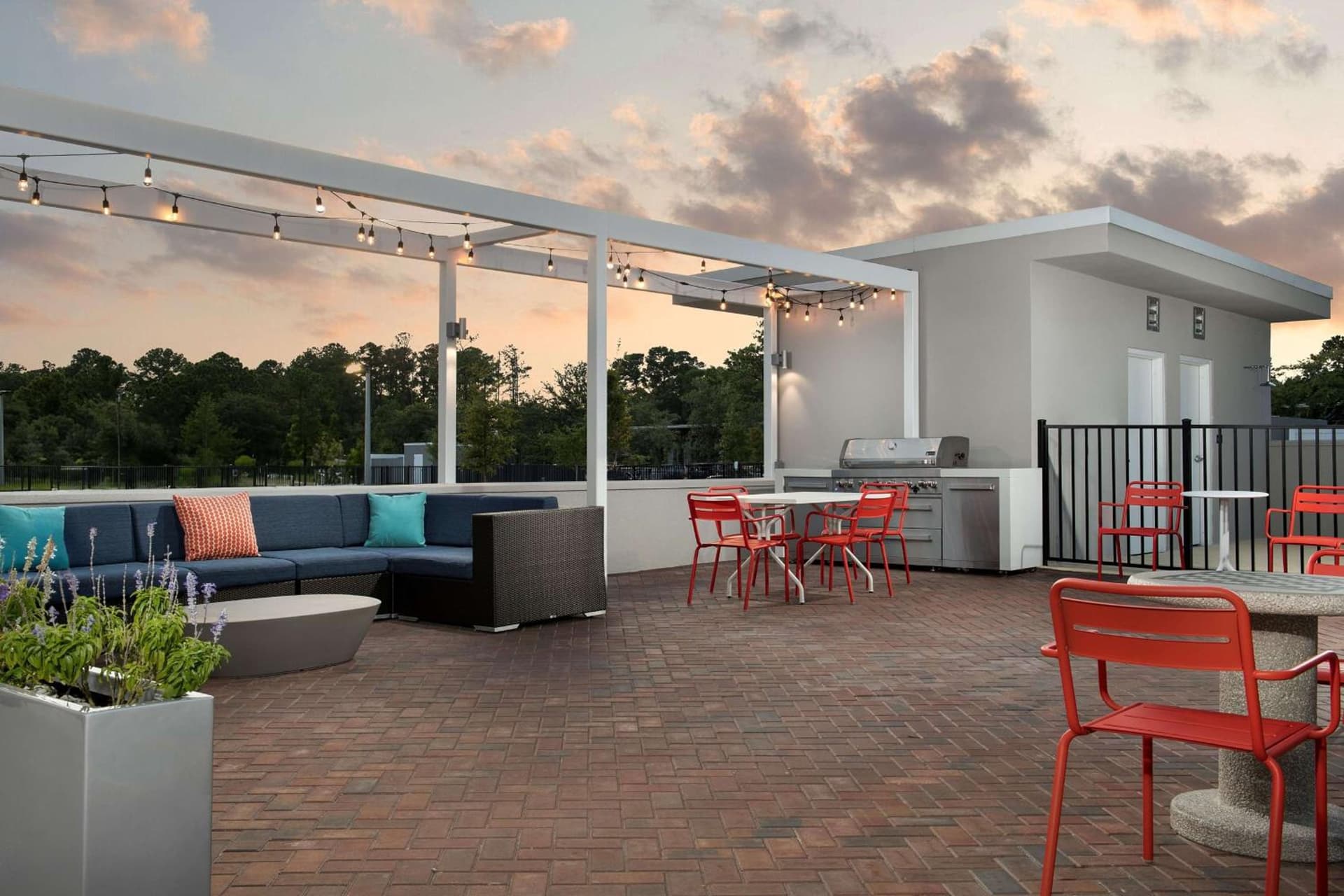 Tru By Hilton Jacksonville Airport interior in Jacksonville, FL — gallery photo 2