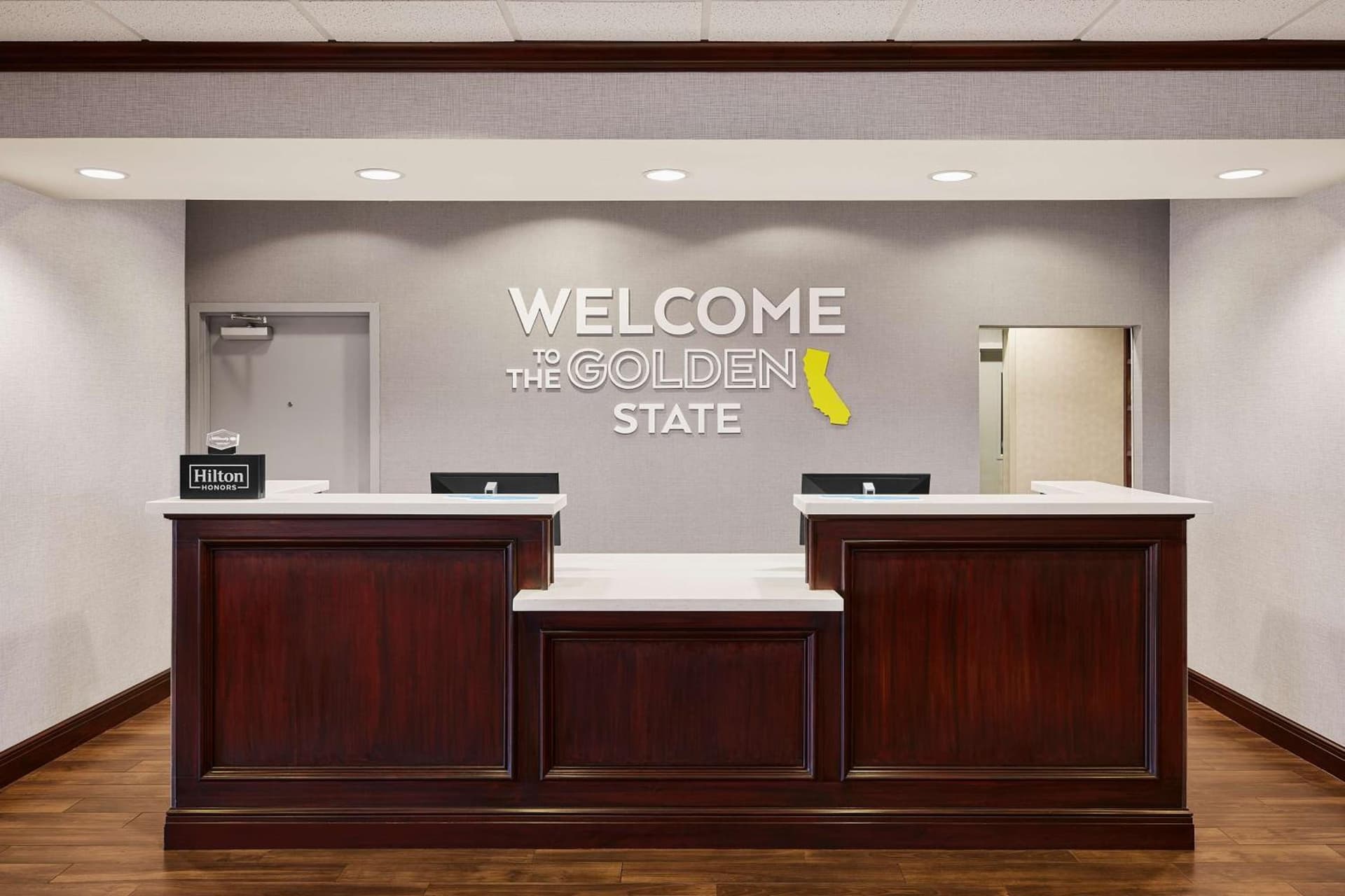 Hampton Inn & Suites Ridgecrest interior in Ridgecrest, CA — gallery photo 2