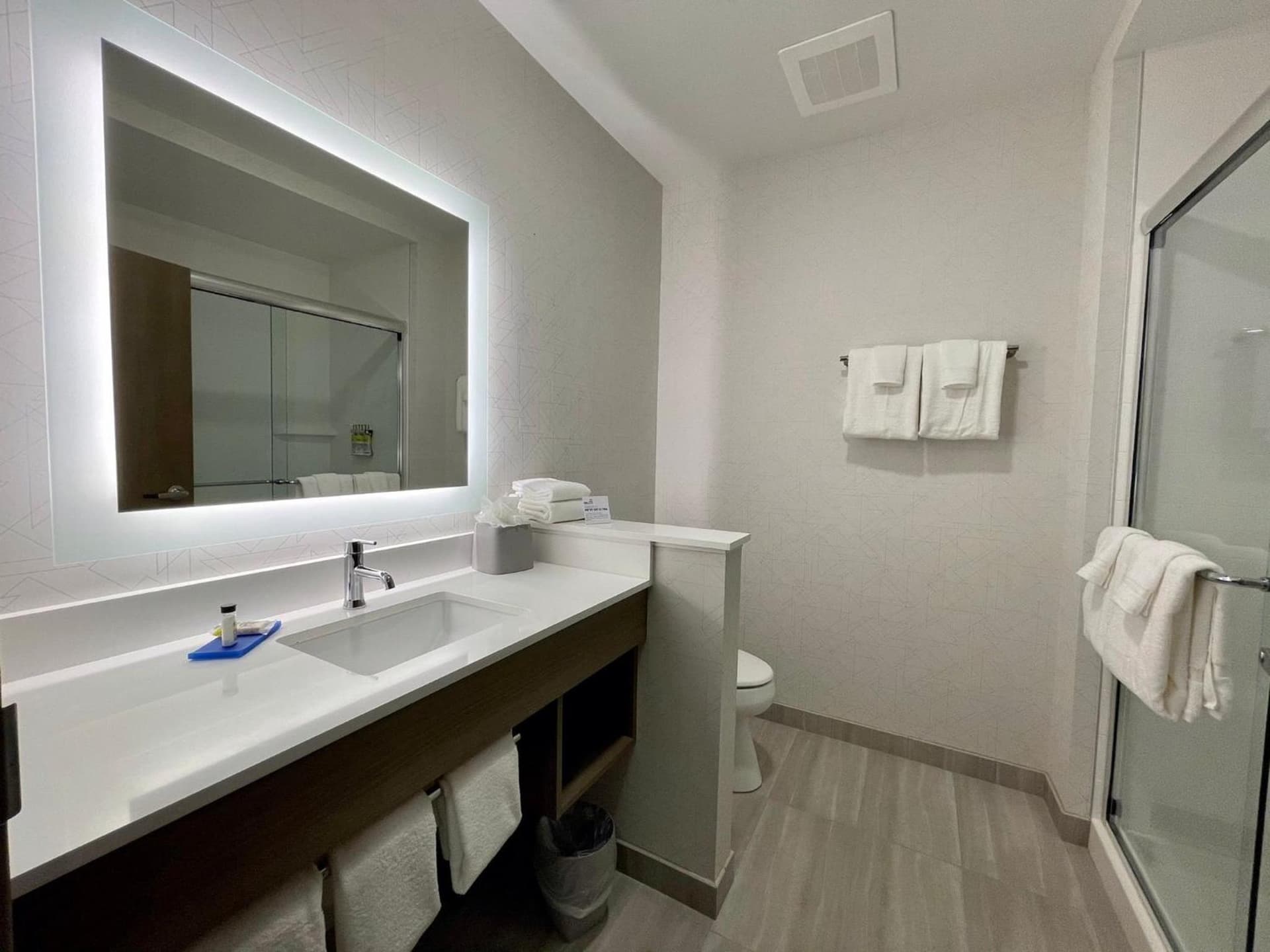 Holiday Inn Express & Suites - Ft. Smith - Airport by IHG gallery photo in Fort Smith, AR — image 48