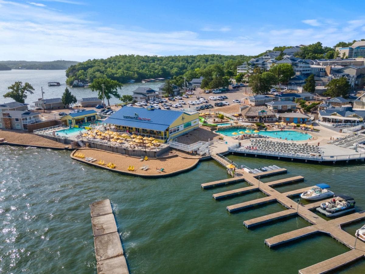 Million Dollar Views at Margaritaville interior in Osage Beach, MO — gallery photo 2