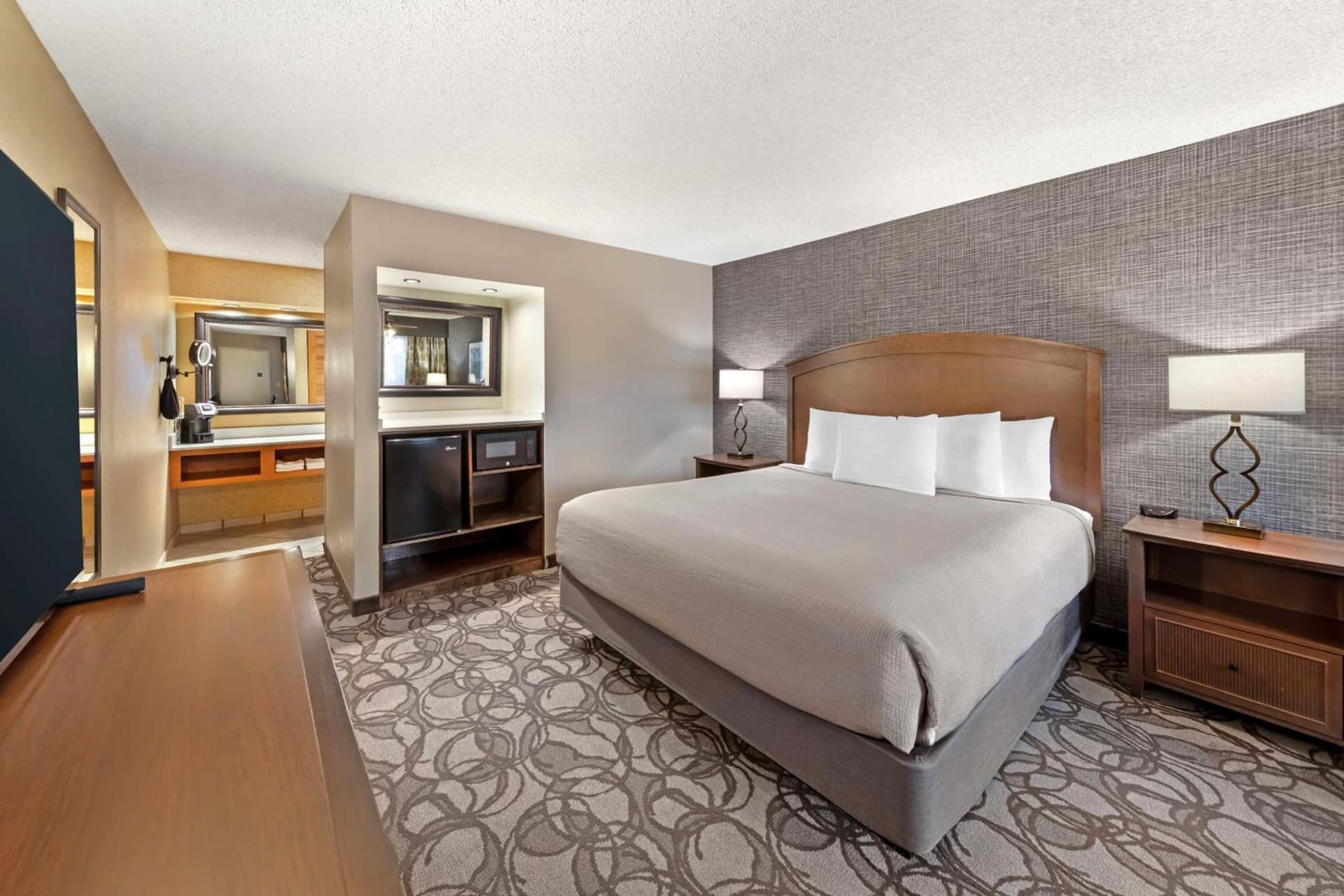 Best Western Plus Black Oak gallery photo in Paso Robles, CA — image 45