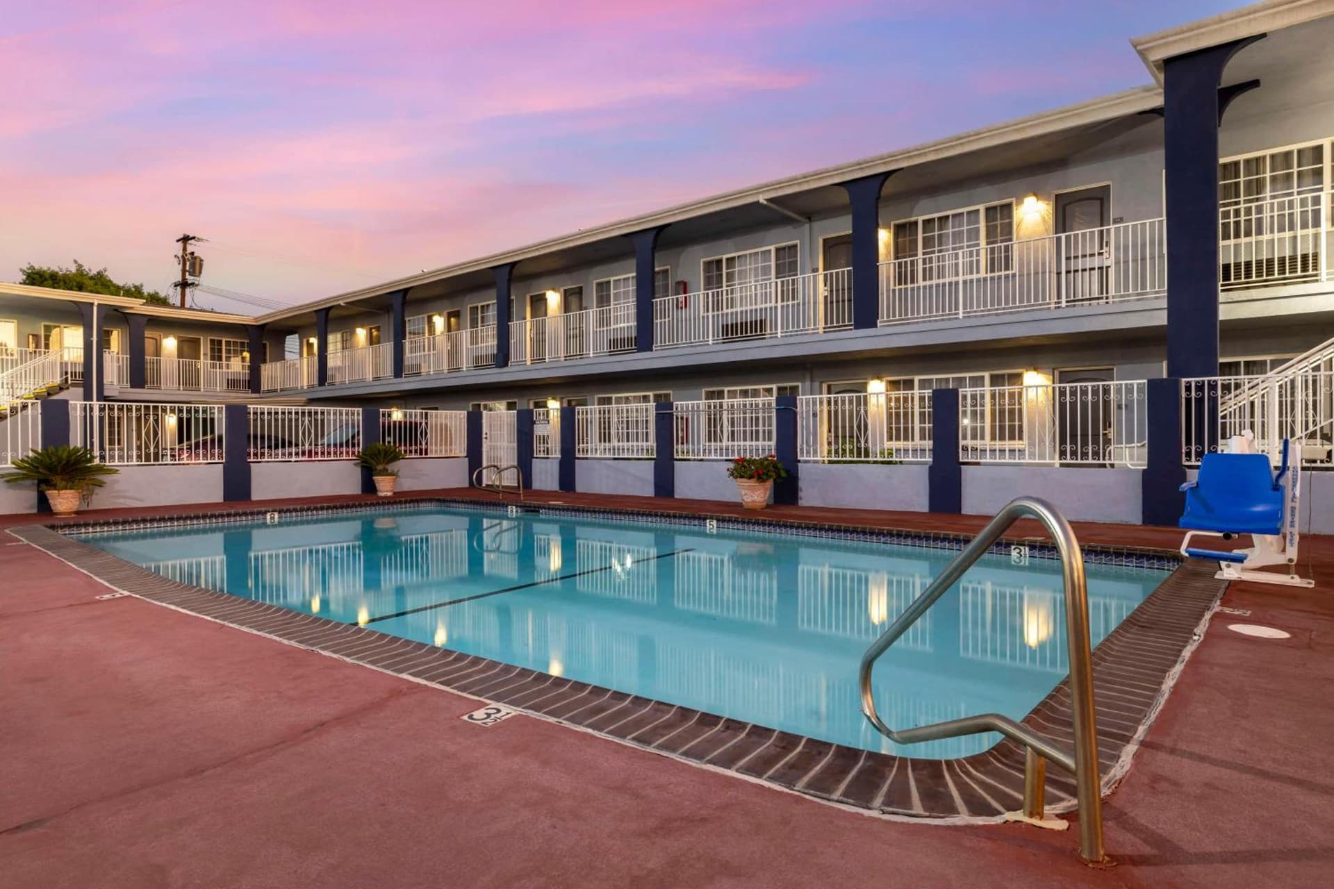 Best Western Orange Plaza interior in Orange, CA — gallery photo 2