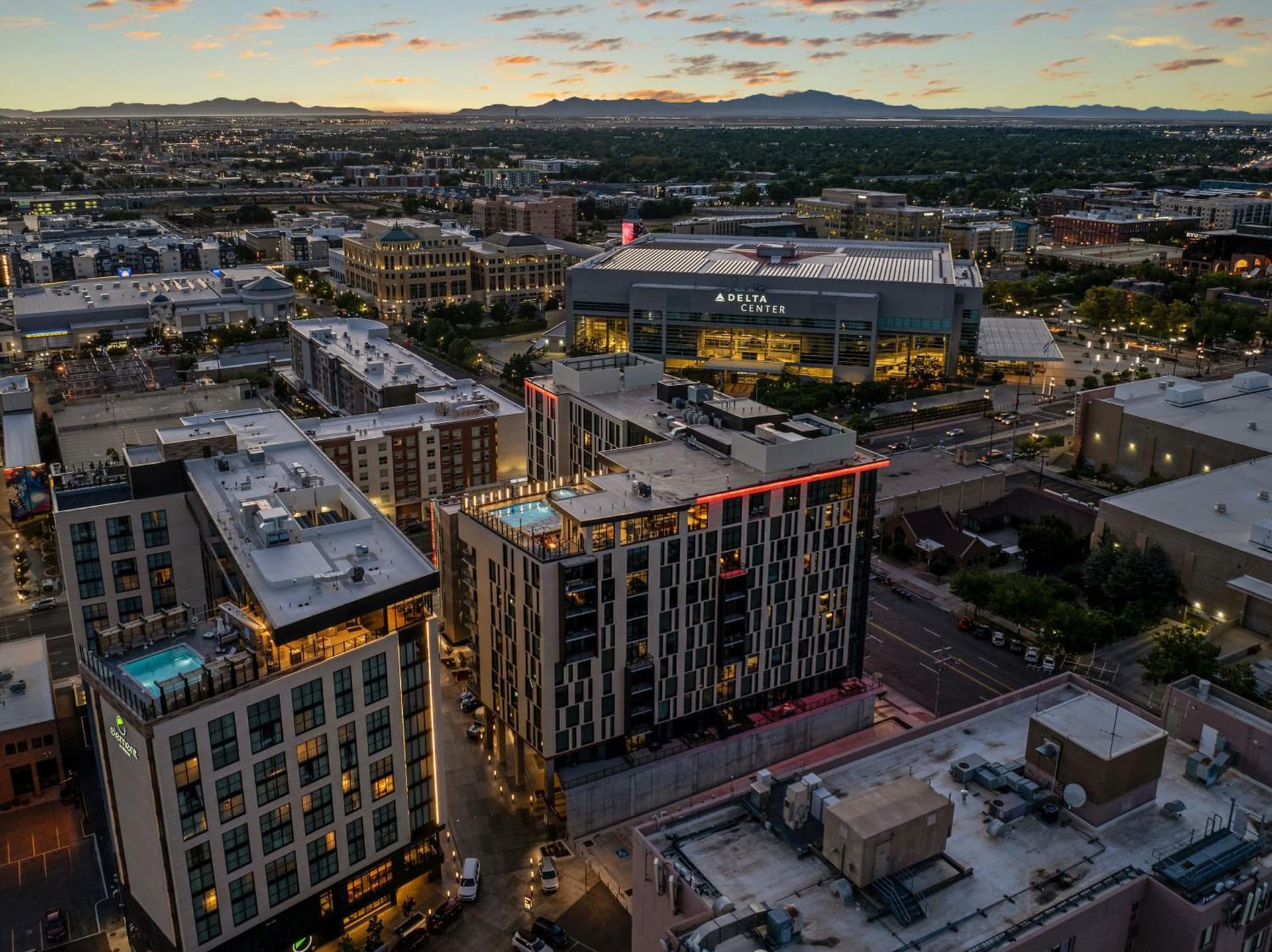 Downtown beauty-PoolHotTubGym-near SaltPalace-View featured exterior or lobby in Salt Lake City, UT — similar hotel