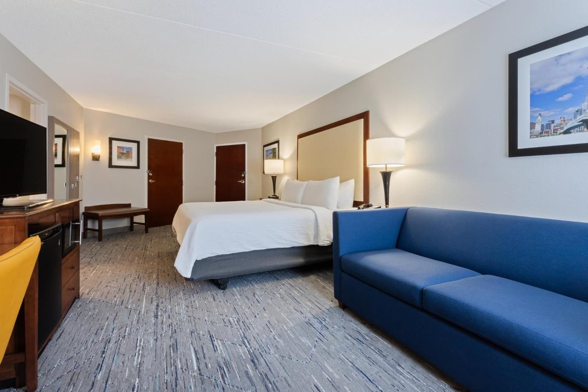 Holiday Inn Express & Suites Cincinnati Riverfront by IHG gallery photo in Covington, KY — image 5