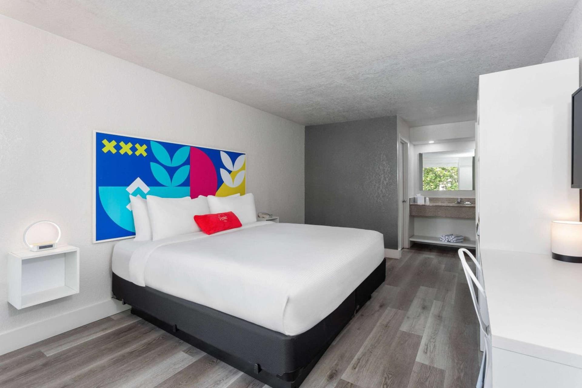 Baymont by Wyndham Orlando Lake Buena Vista South interior in Kissimmee, FL — gallery photo 2
