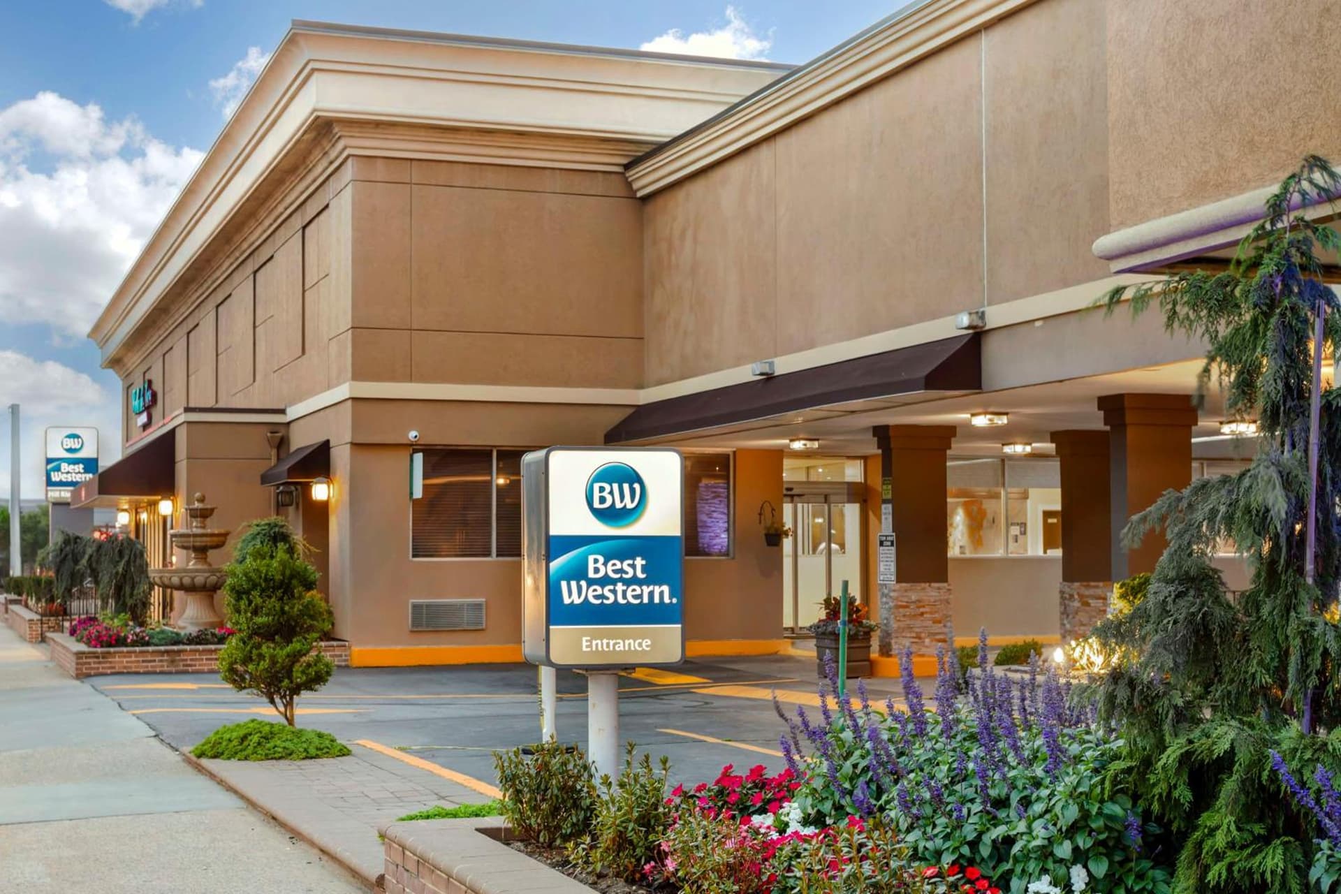 Best Western Mill River Manor featured exterior or lobby in Rockville Centre, NY — similar hotel