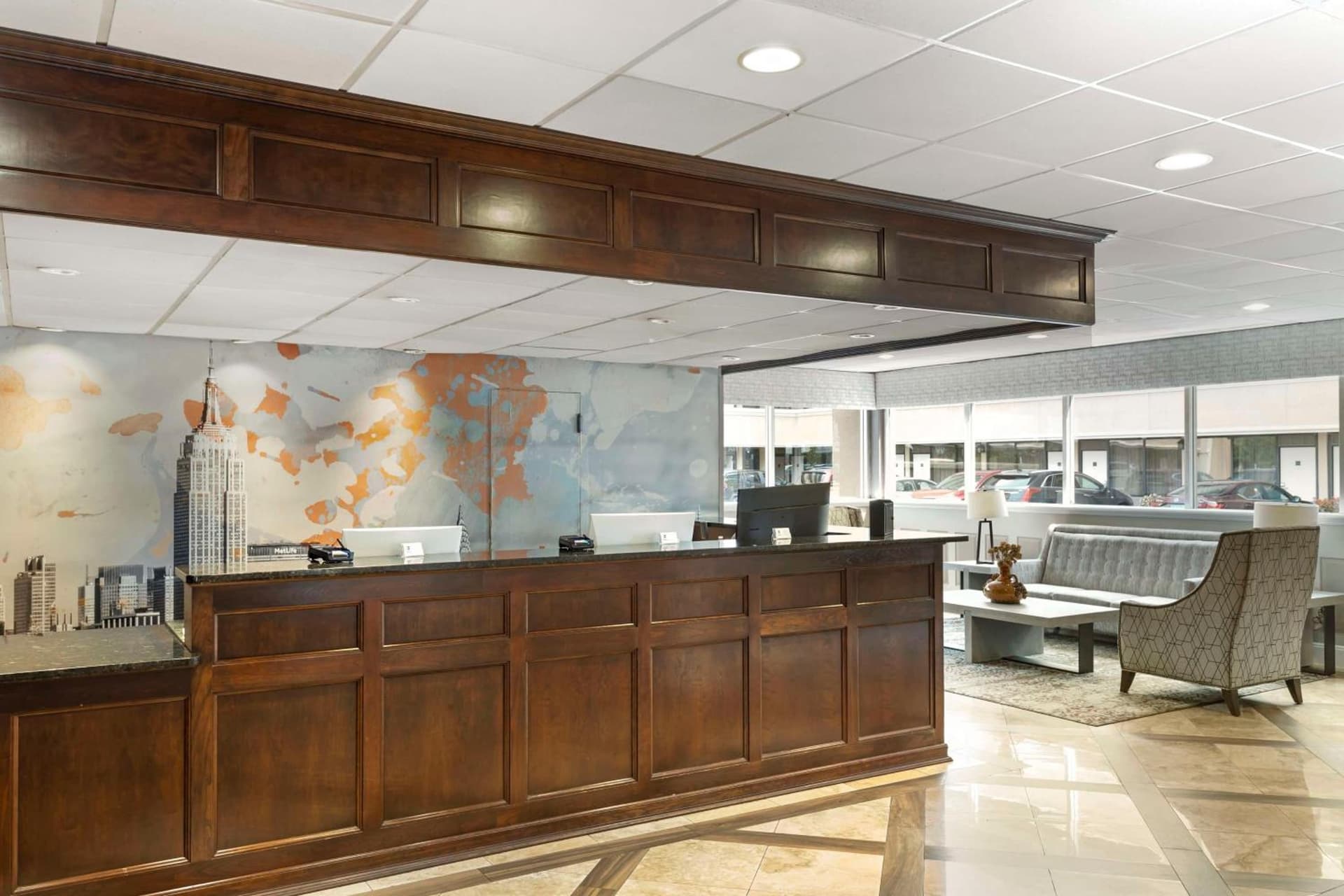 Best Western Mill River Manor interior in Rockville Centre, NY — gallery photo 2