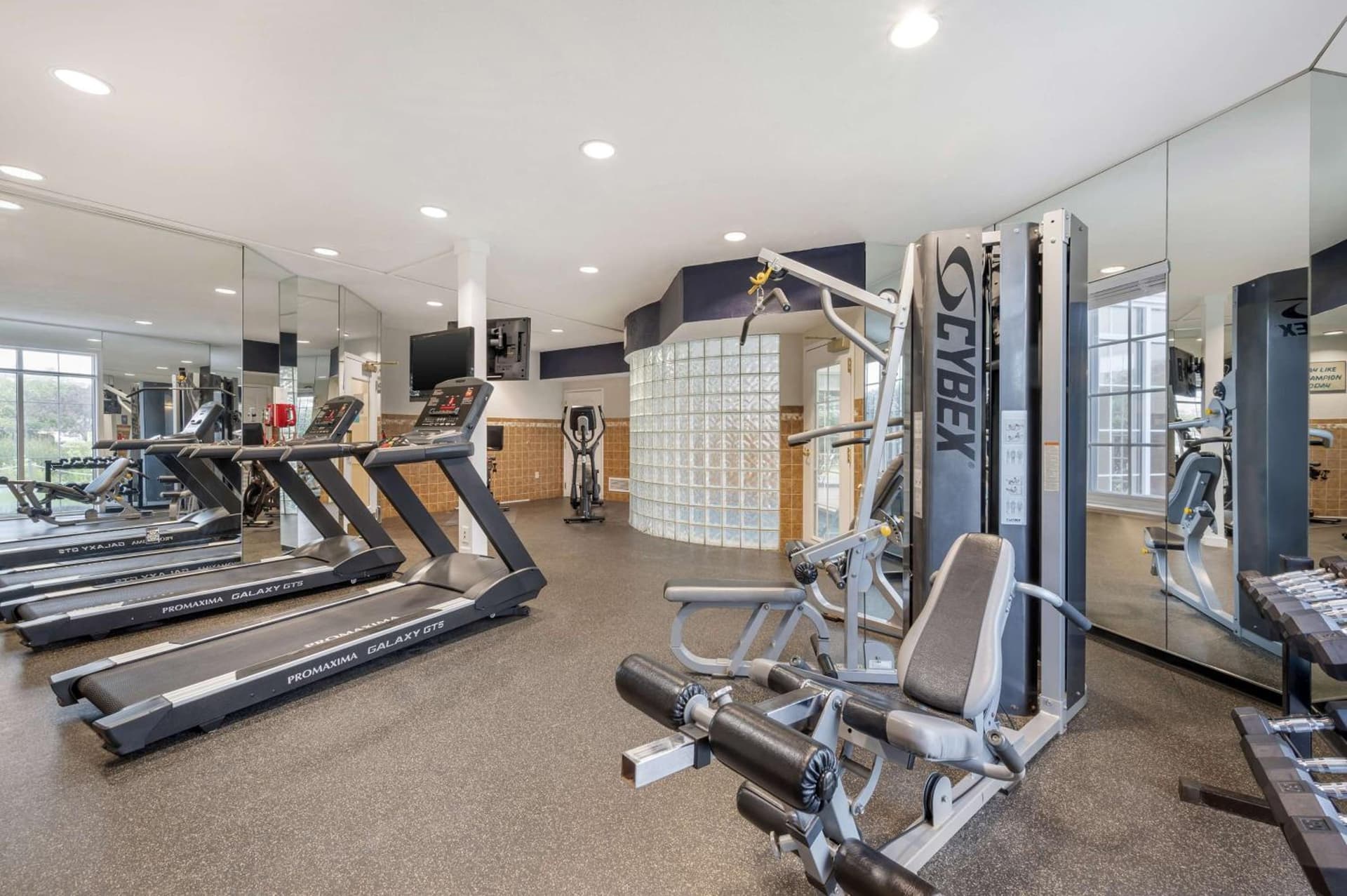 Hilton Vacation Club Varsity Club South Bend, IN gallery photo in South Bend, IN — image 5
