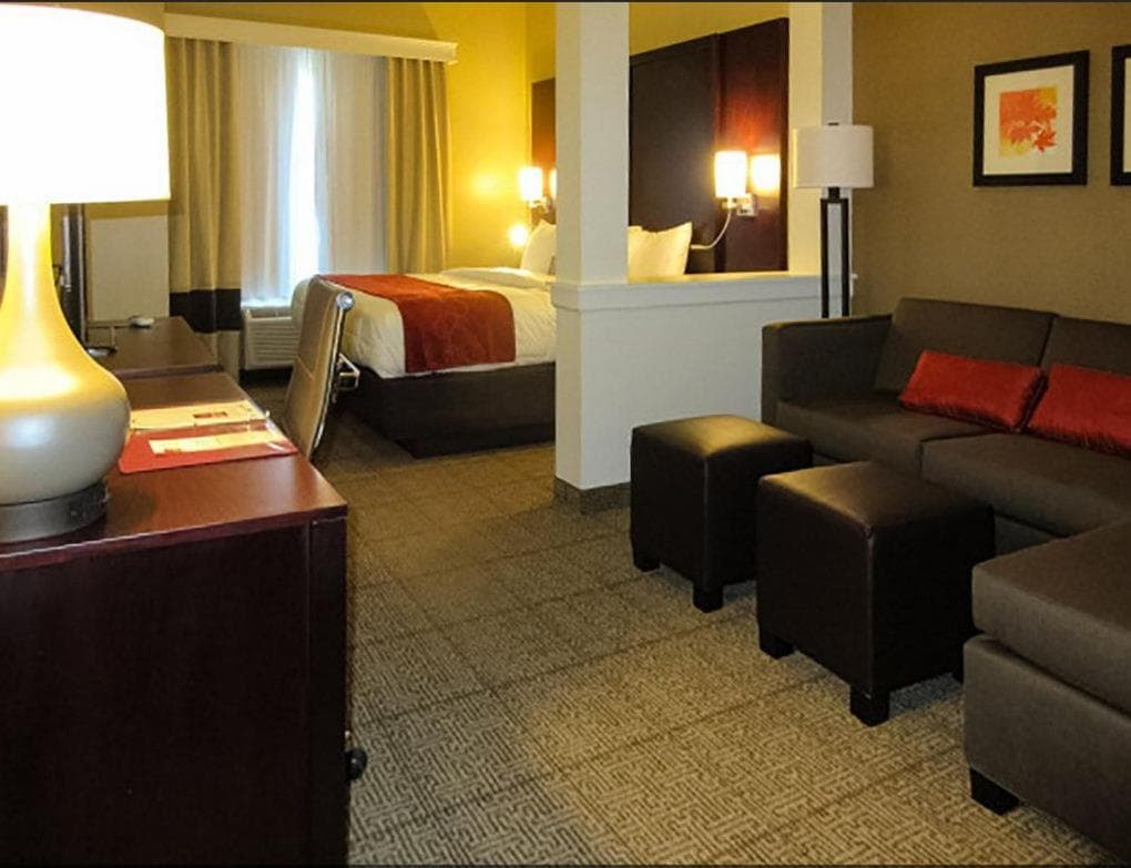 Comfort Suites-Youngstown North gallery photo in Youngstown, OH — image 24