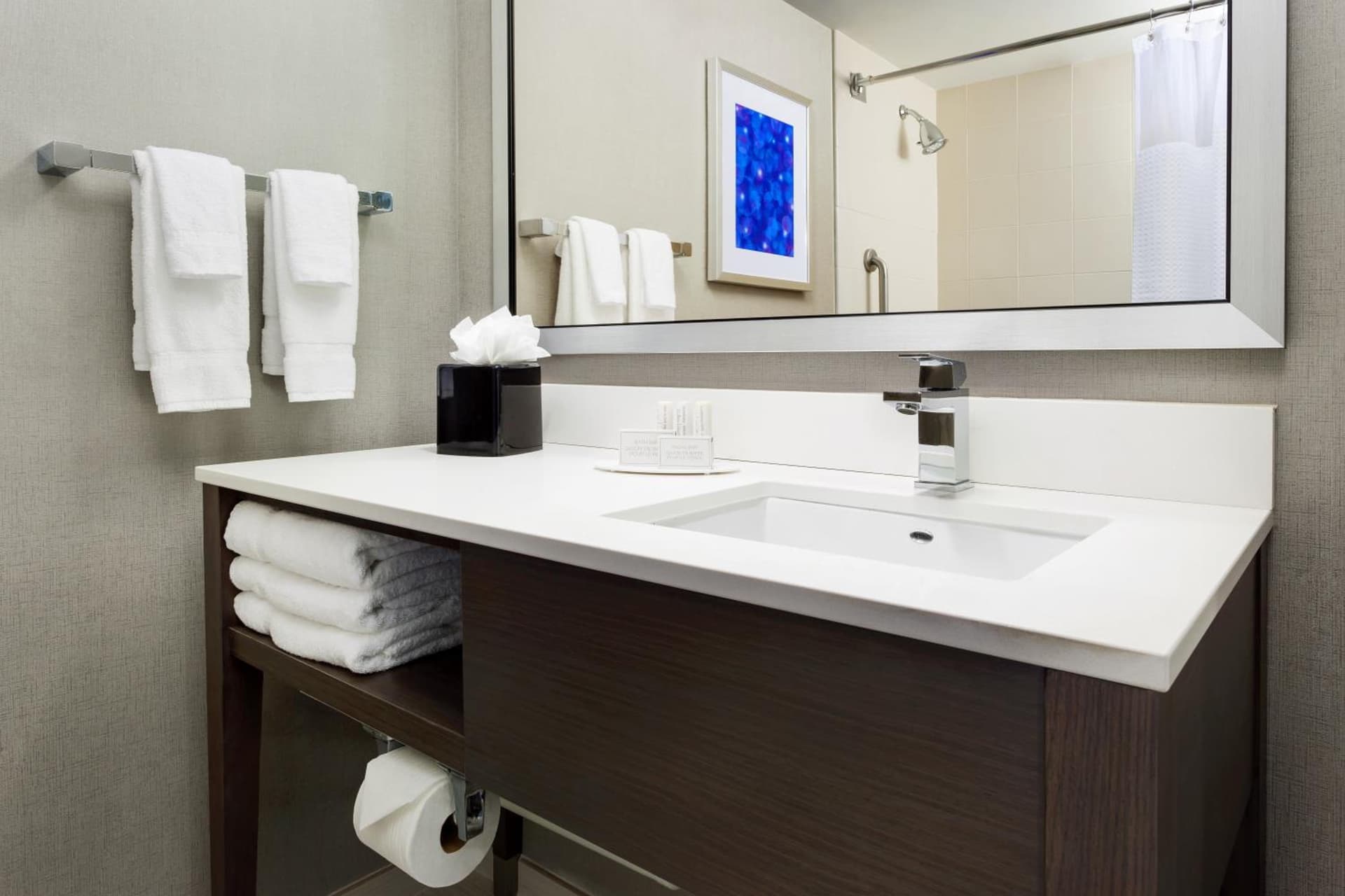 Courtyard by Marriott Boston Cambridge gallery photo in Cambridge, MA — image 14