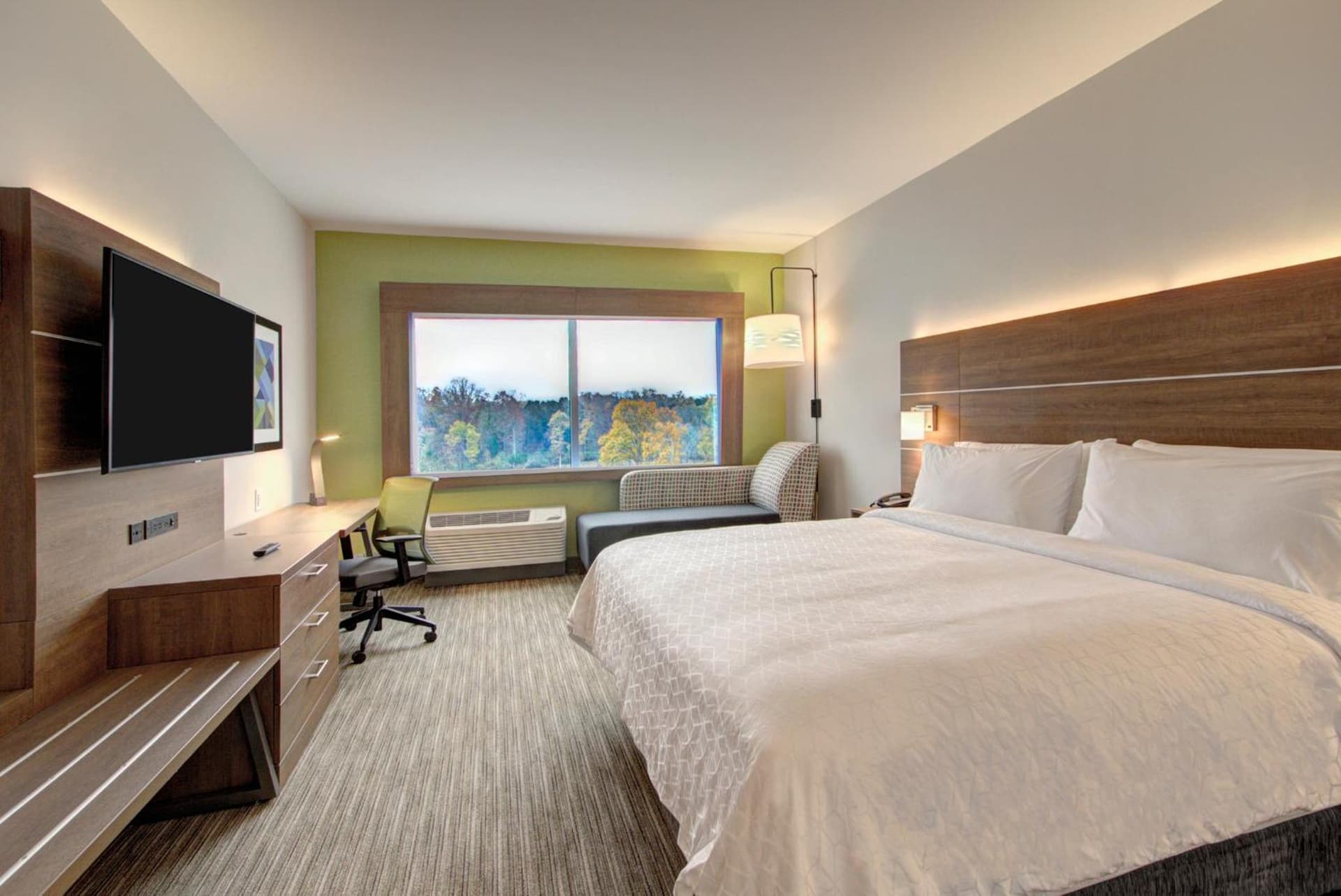 Holiday Inn Express & Suites Charlotte Southwest by IHG gallery photo in Charlotte, NC — image 39