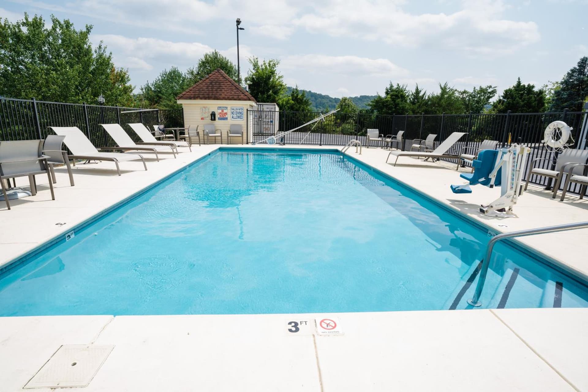 Holiday Inn Express Hotel & Suites Knoxville-North-I-75 Exit 112 by IHG gallery photo in Knoxville, TN — image 10