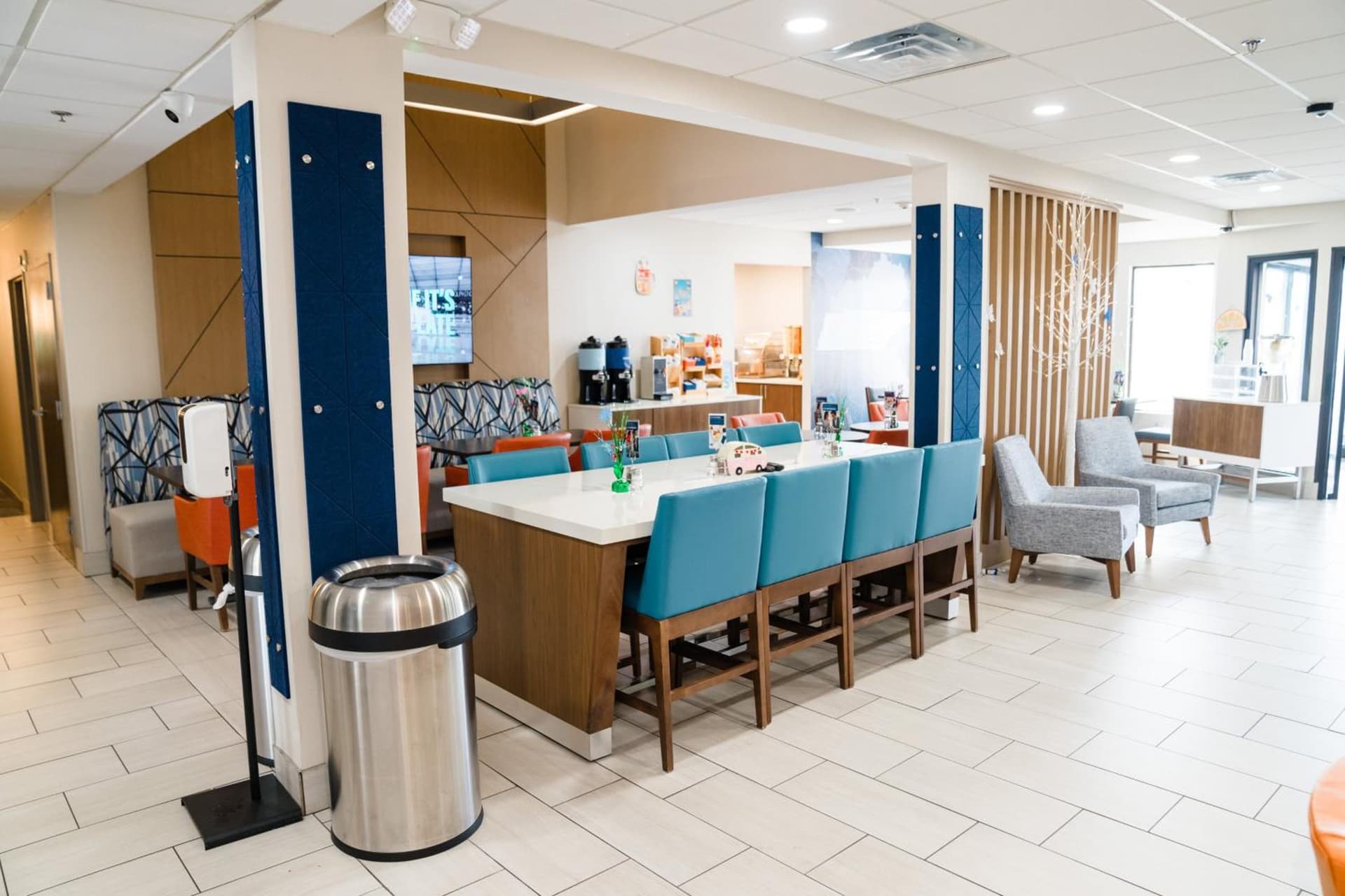 Holiday Inn Express Hotel & Suites Knoxville-North-I-75 Exit 112 by IHG gallery photo in Knoxville, TN — image 73