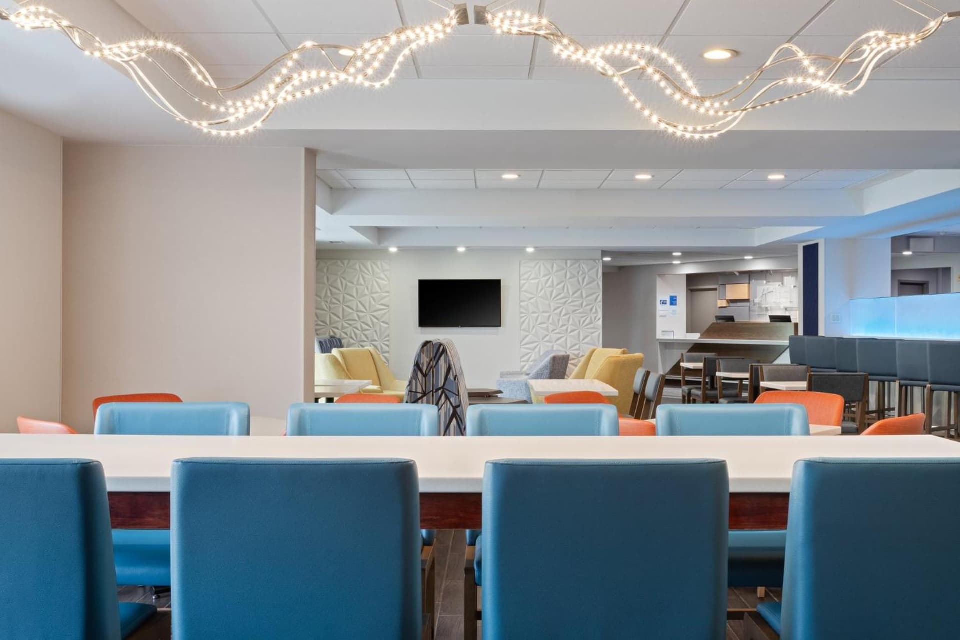 Holiday Inn Express & Suites Cincinnati Riverfront by IHG gallery photo in Covington, KY — image 11