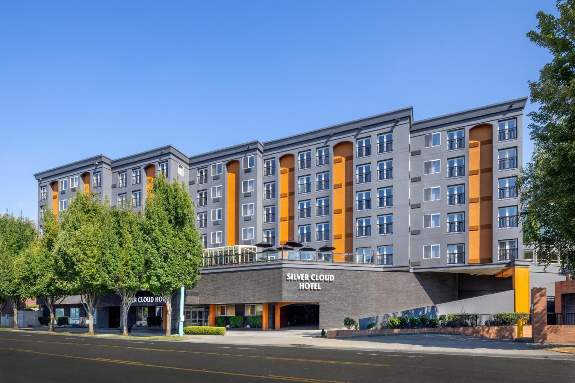 Silver Cloud Hotel - Seattle Lake Union interior in Seattle, WA — gallery photo 2