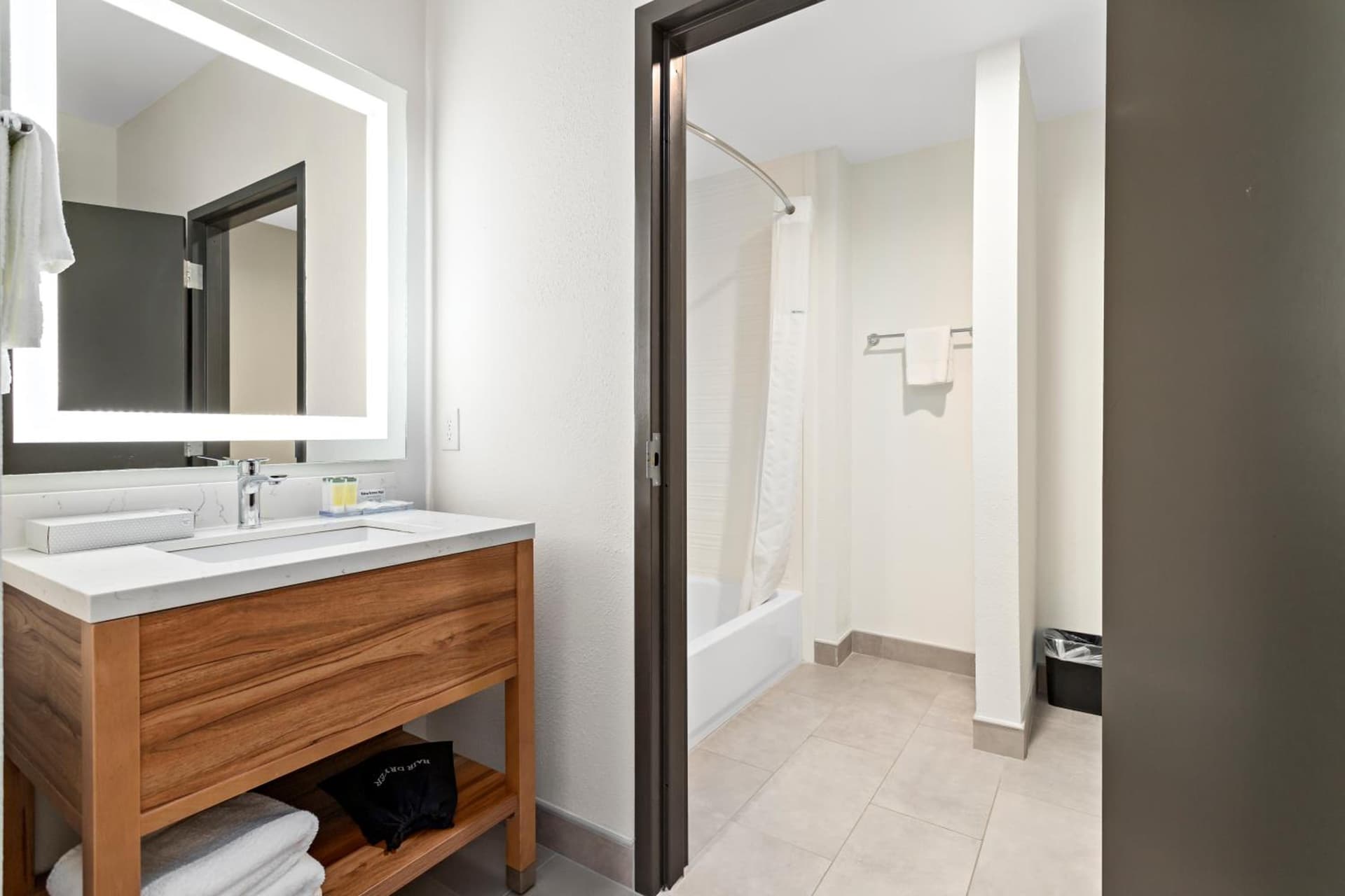 Hawthorn Extended Stay by Wyndham Port Arthur gallery photo in Port Arthur, TX — image 14