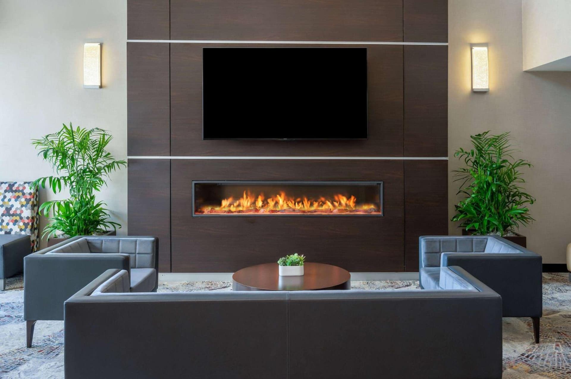 Wyndham Indianapolis Airport interior in Indianapolis, IN — gallery photo 2