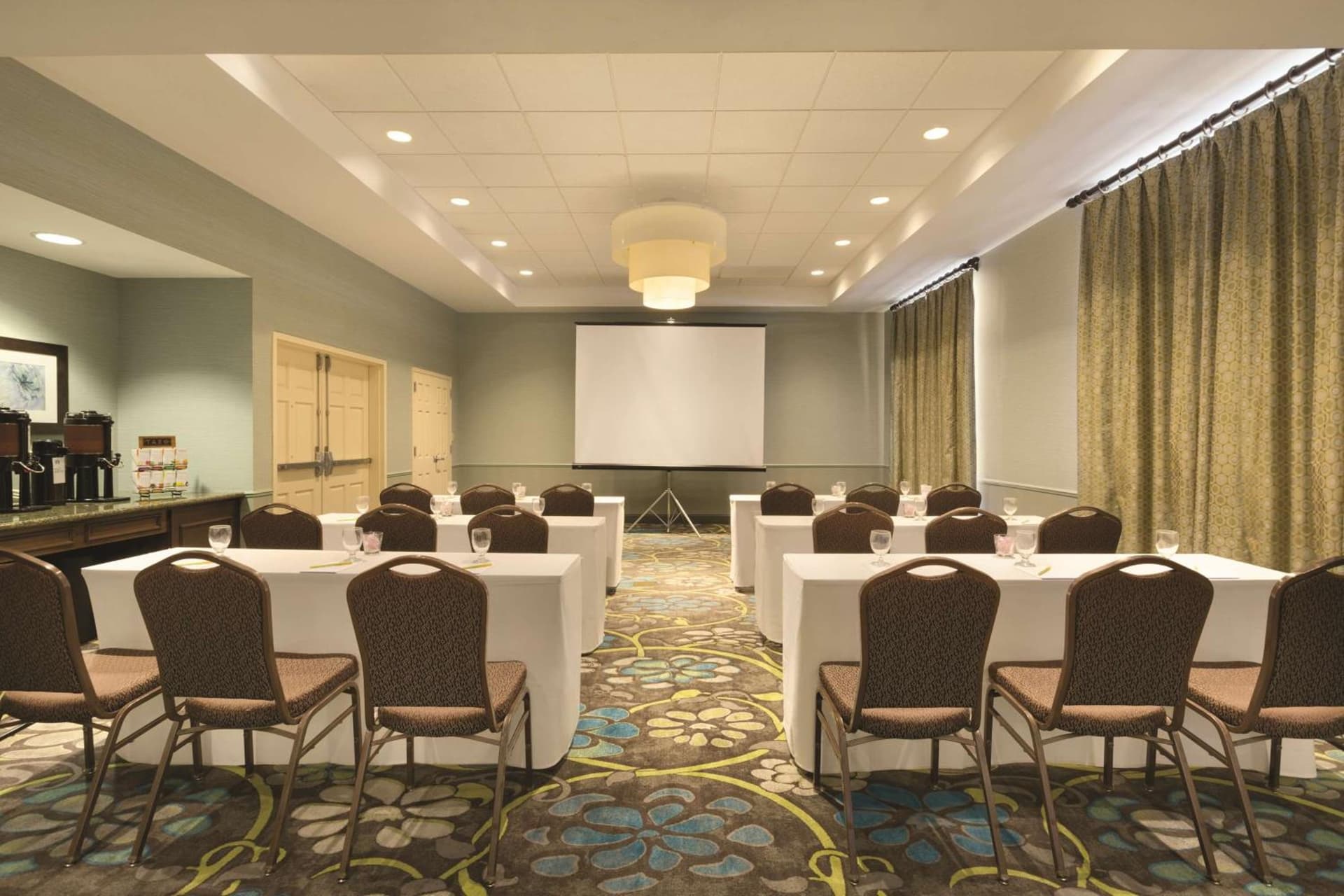 Hilton Garden Inn Worcester gallery photo in Worcester, MA — image 7