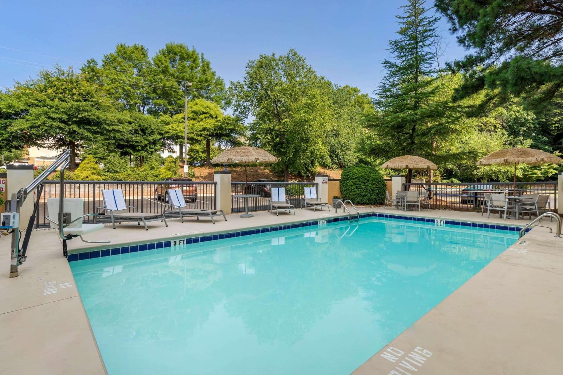 Comfort Suites Gastonia - Charlotte gallery photo in Gastonia, NC — image 36
