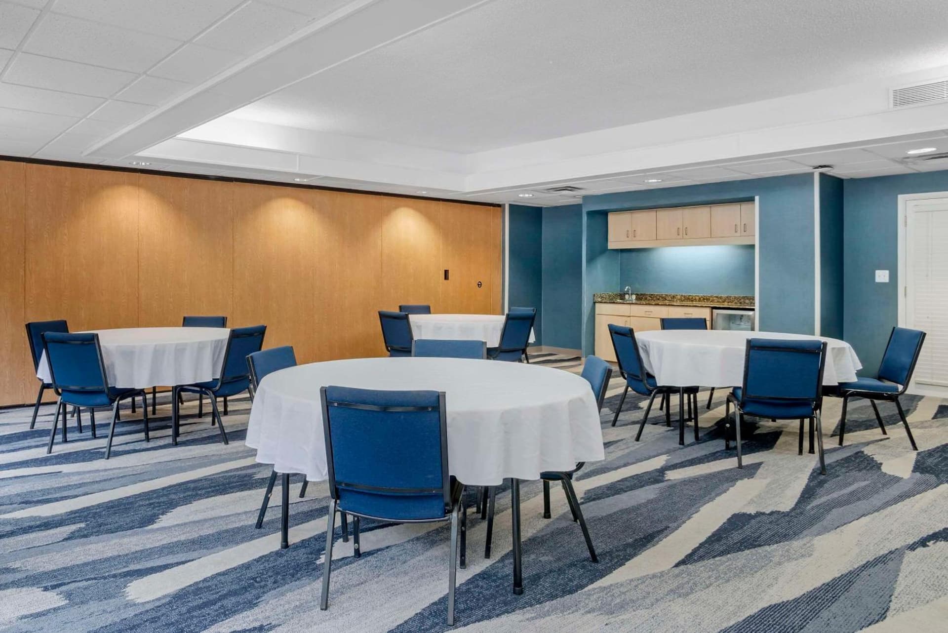 Comfort Suites Gastonia - Charlotte gallery photo in Gastonia, NC — image 25