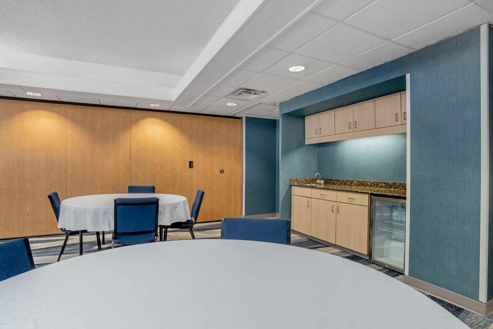Comfort Suites Gastonia - Charlotte interior in Gastonia, NC — gallery photo 2