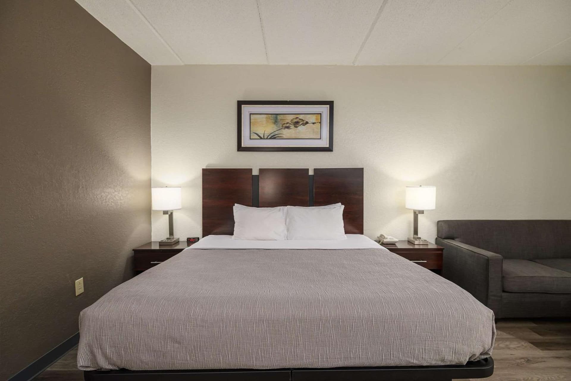 Quality Inn & Suites Lexington South interior in Lexington, NC — gallery photo 2