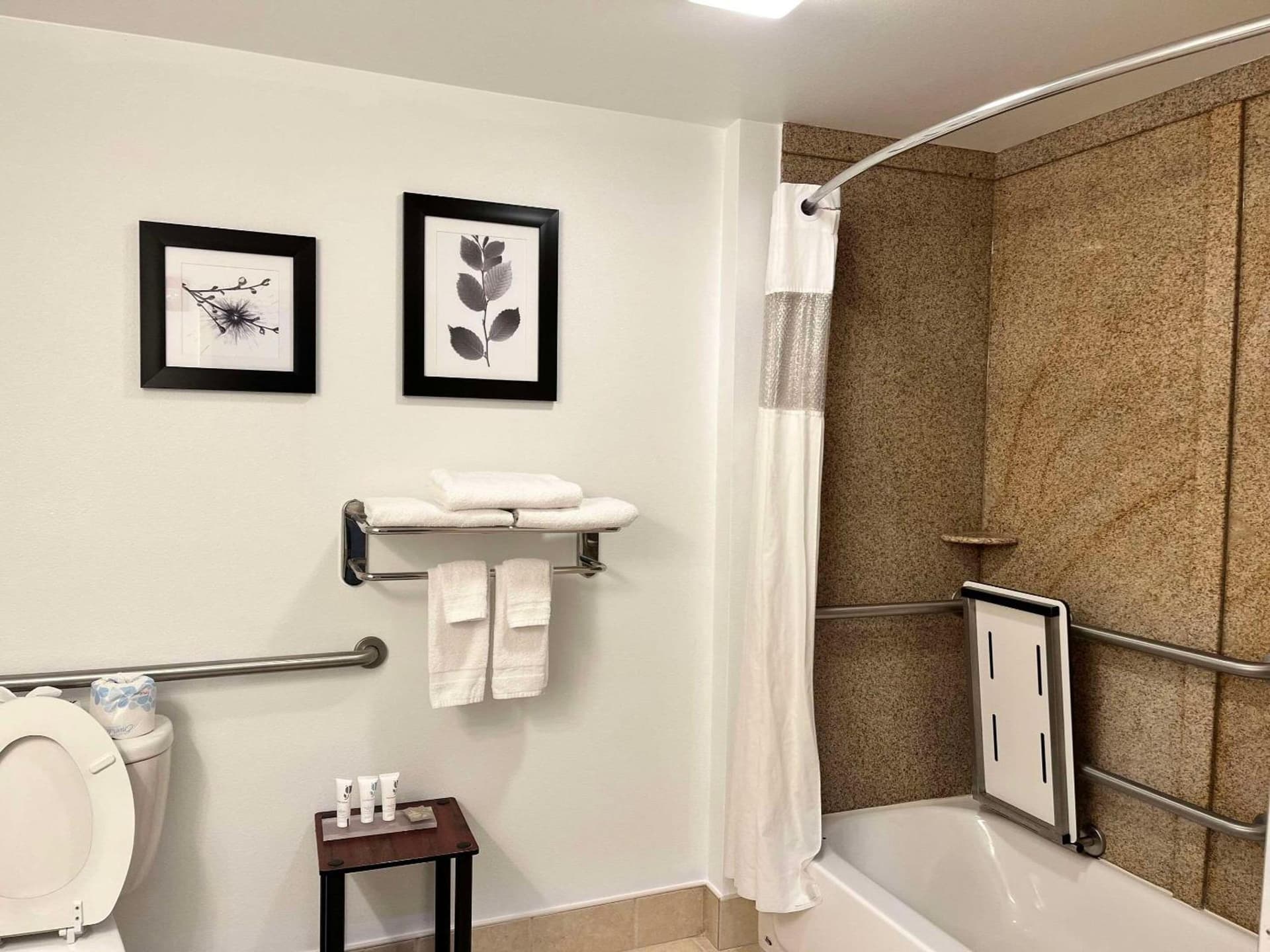 Country Inn & Suites by Radisson, Harrisburg - Hershey West, PA gallery photo in Harrisburg, PA — image 83