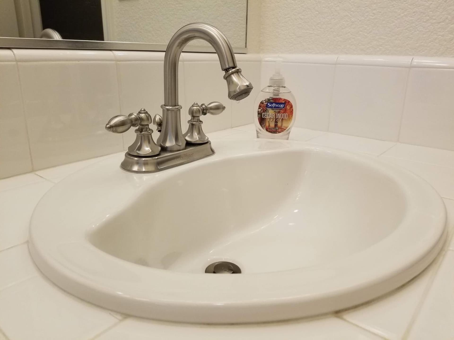 Comfort and Style Full bed shared bathroom gallery photo in Vacaville, CA — image 11