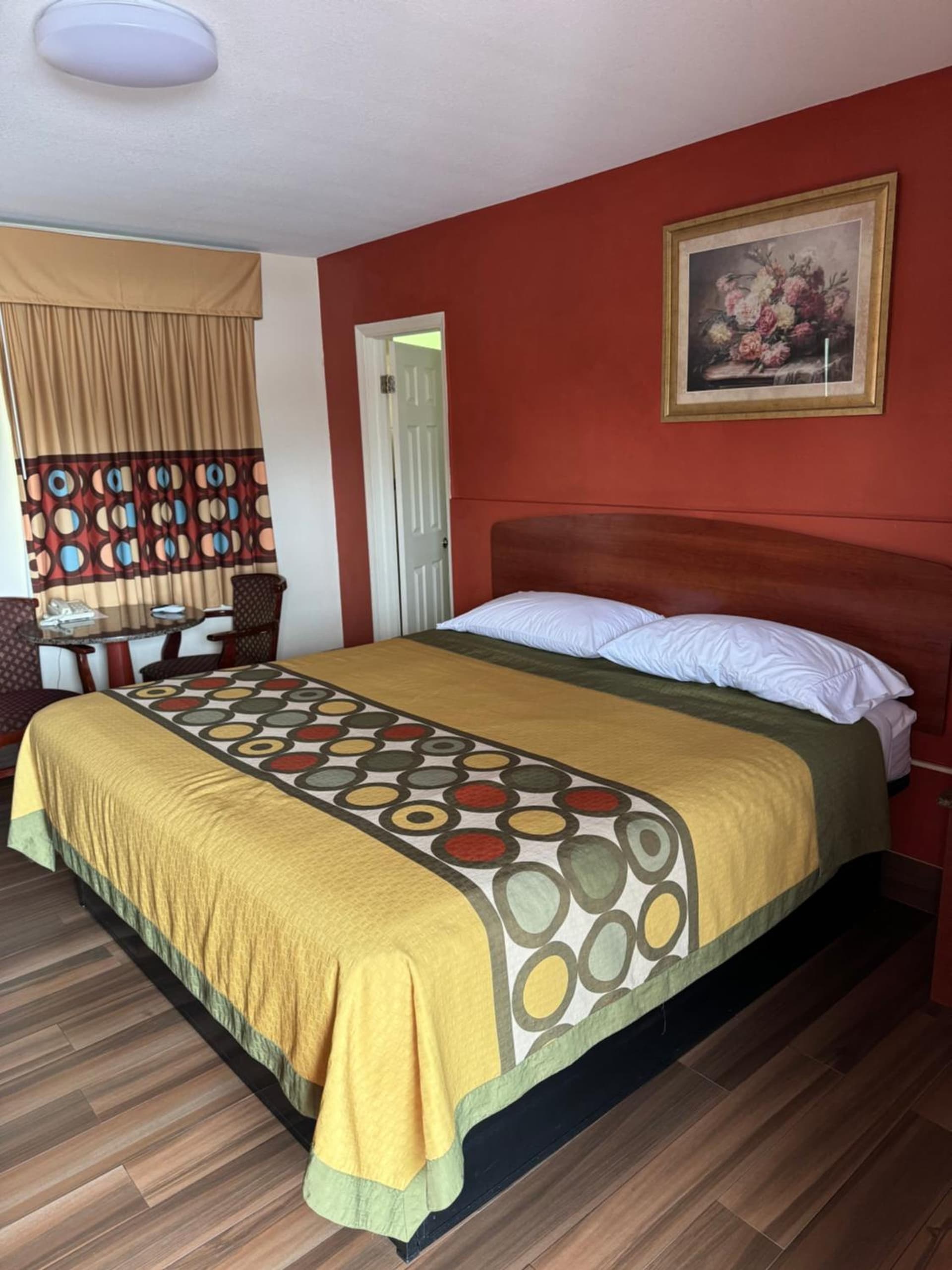 Snowbird Motel featured exterior or lobby in Bristol, FL — similar hotel