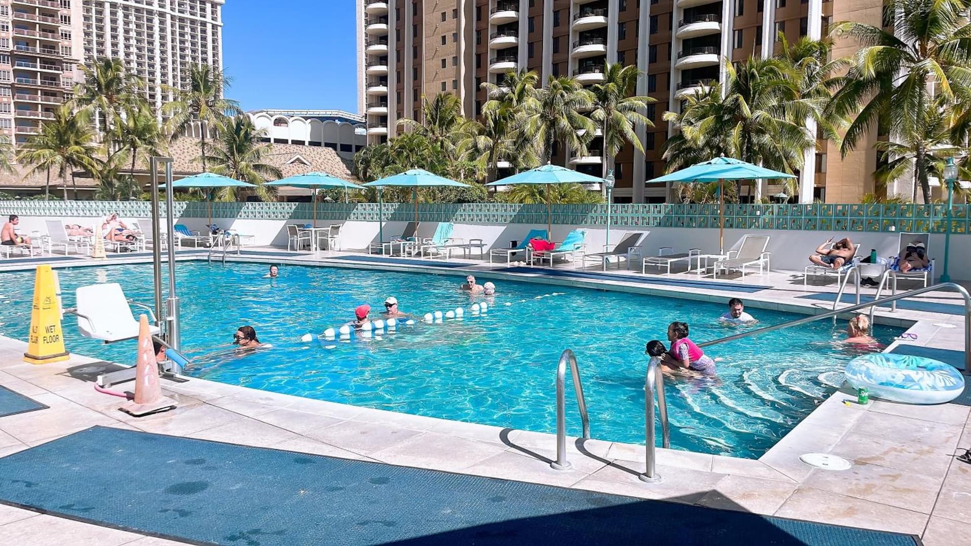 New Fantastic Ocean View Luxury Hotel Suite Fireworks Free Parking property views in Honolulu, HI — gallery photo 3