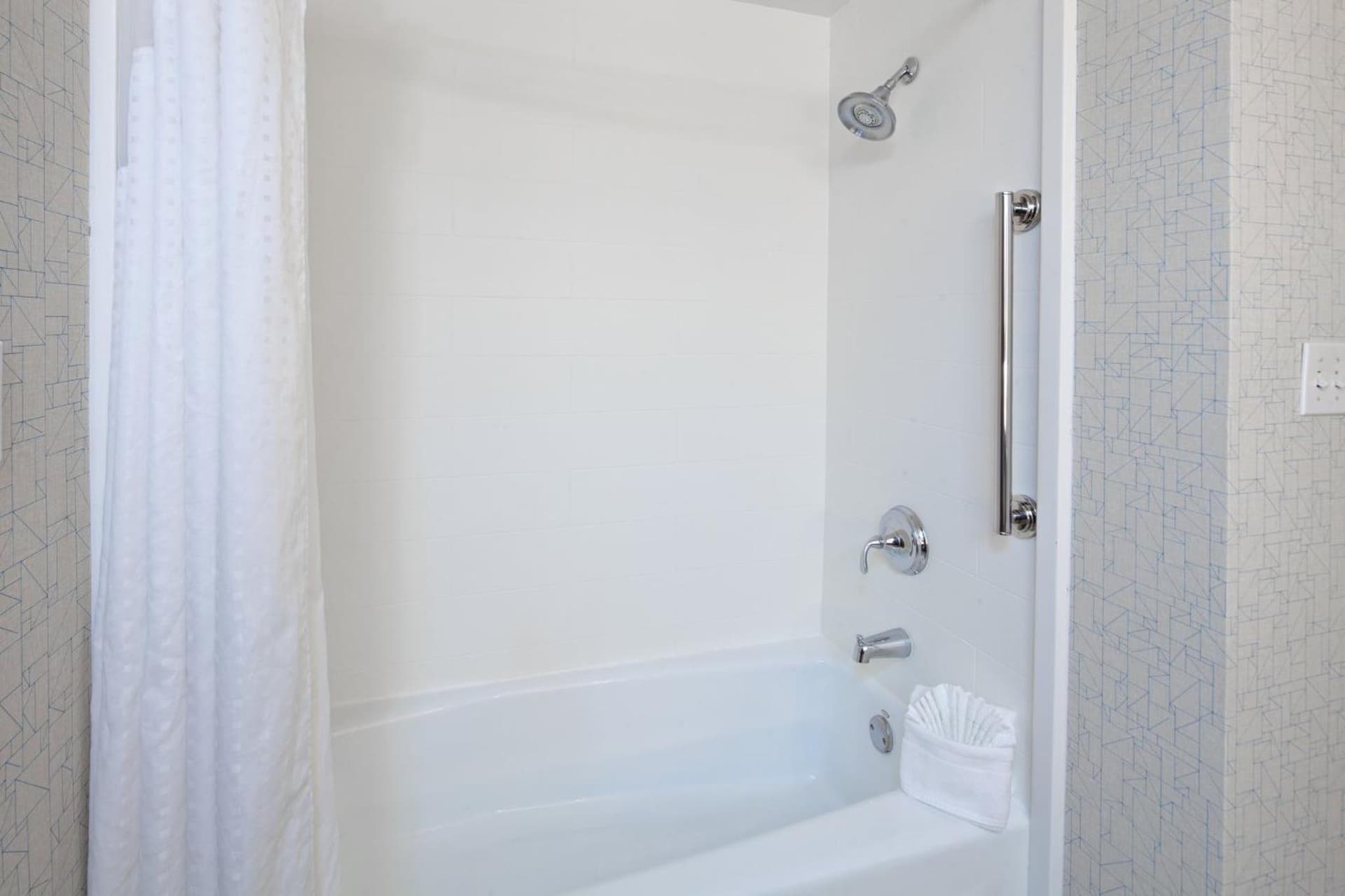 Holiday Inn Express & Suites Oakland - Airport by IHG gallery photo in Oakland, CA — image 39