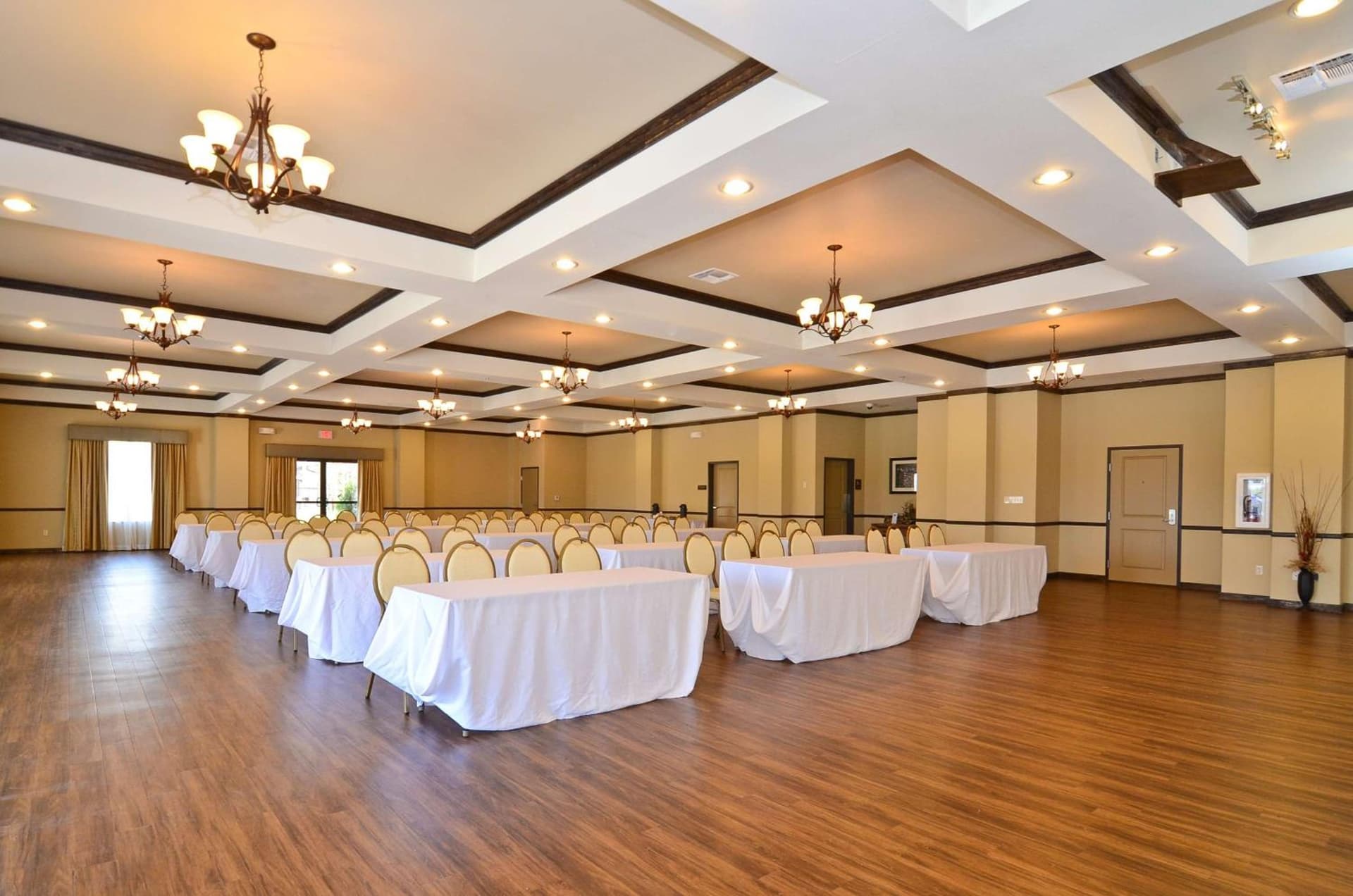 Best Western Plus Emory at Lake Fork Inn & Suites gallery photo in Emory, TX — image 12