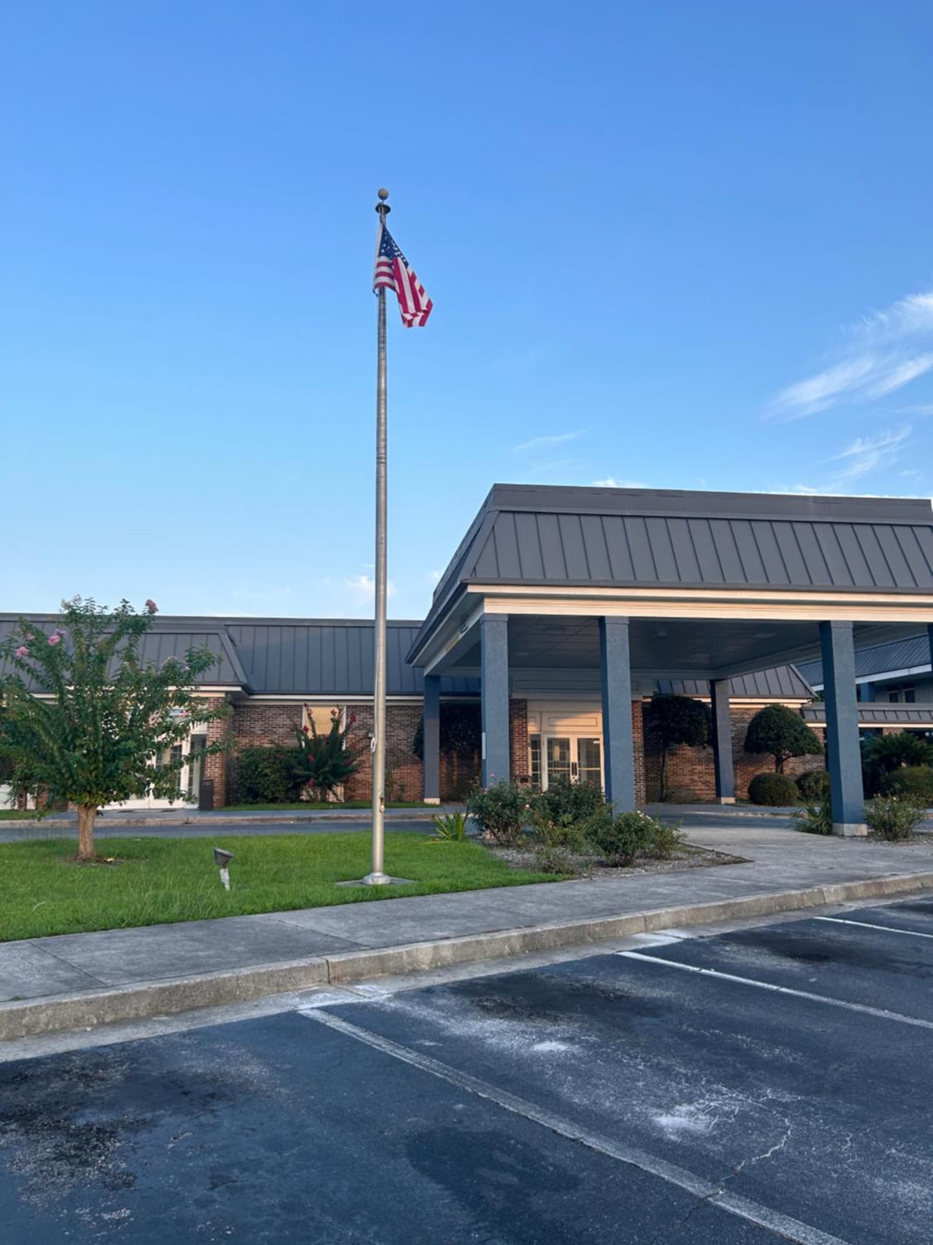 Days Inn by Wyndham Hinesville Near Fort Stewart, Newly Renovated, Free Hot Breakfast, Restaurant and Bar featured exterior or lobby in Hinesville, GA — similar hotel