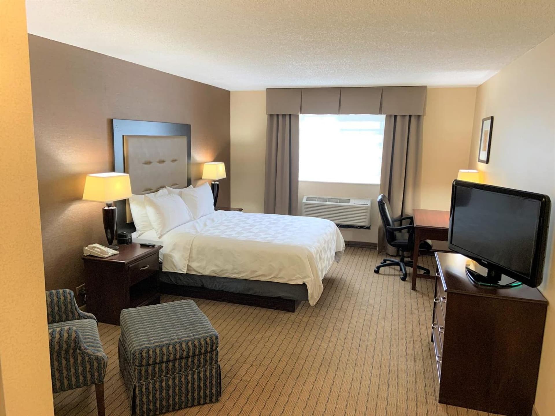 Holiday Inn & Suites Chicago-Carol Stream Wheaton by IHG gallery photo in Carol Stream, IL — image 44
