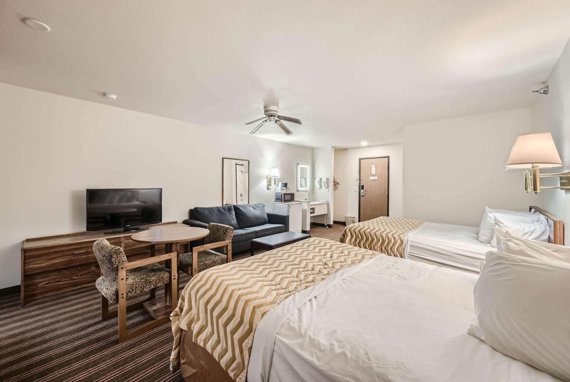 Travelodge by Wyndham Longmont gallery photo in Longmont, CO — image 4