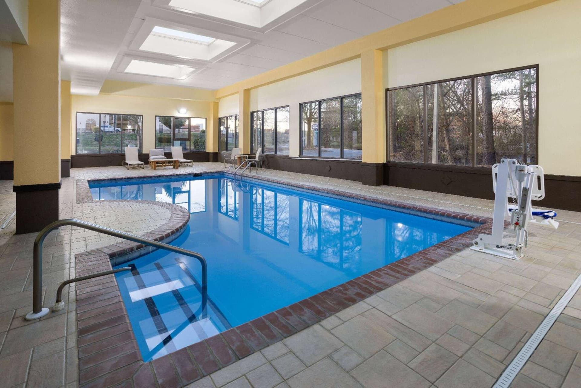 La Quinta Inn & Suites by Wyndham Mooresville gallery photo in Mooresville, NC — image 12