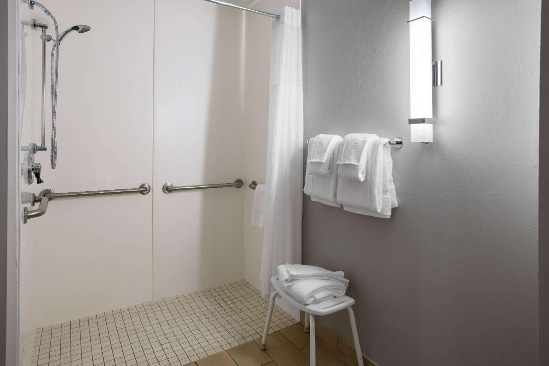 La Quinta Inn & Suites by Wyndham Mooresville gallery photo in Mooresville, NC — image 30