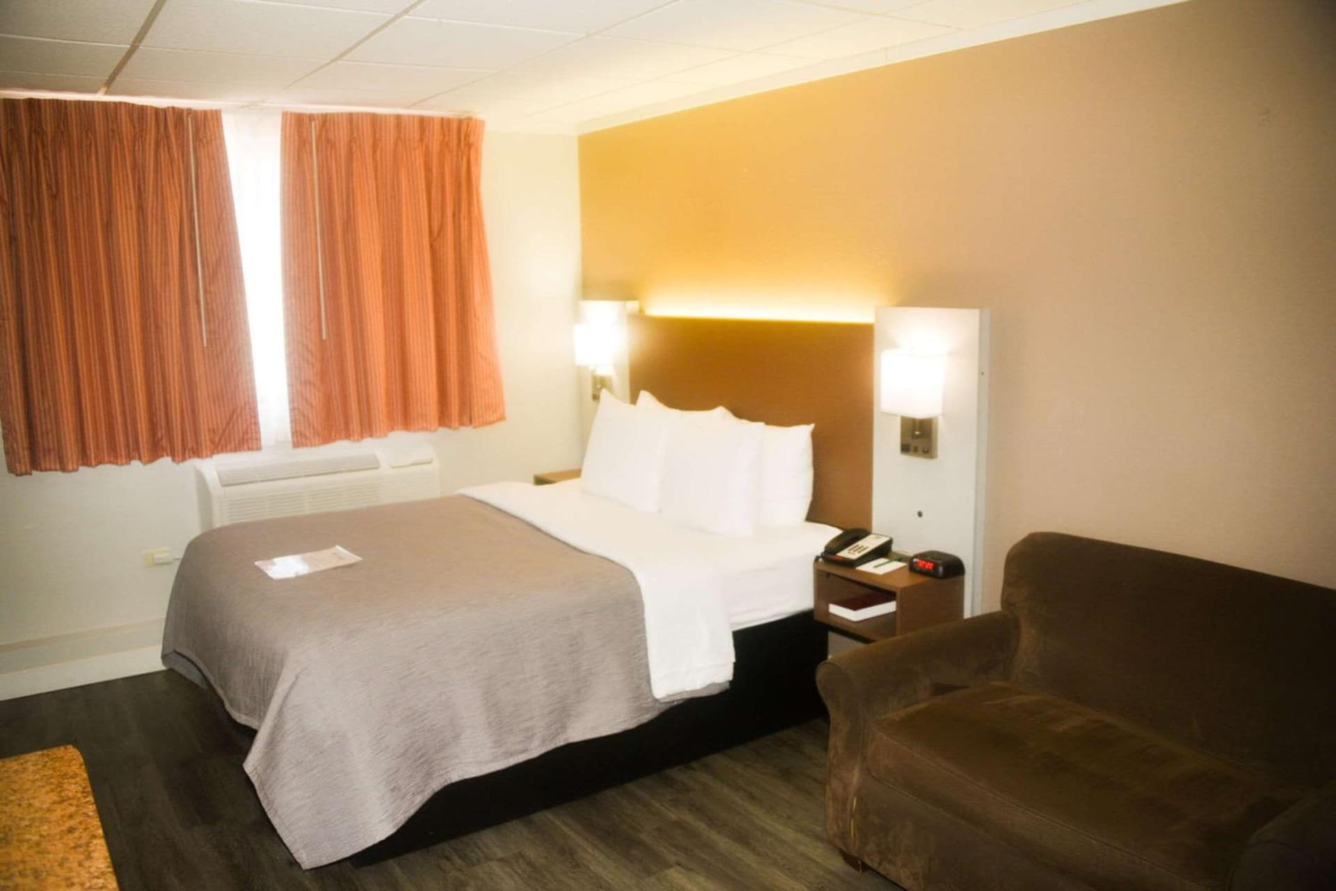 Quality Inn & Suites Green Bay Downtown gallery photo in Green Bay, WI — image 35