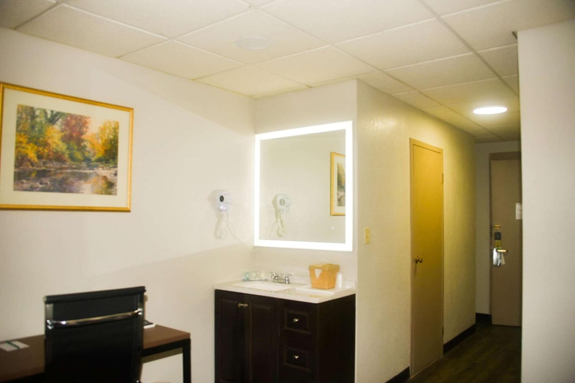 Quality Inn & Suites Green Bay Downtown gallery photo in Green Bay, WI — image 5