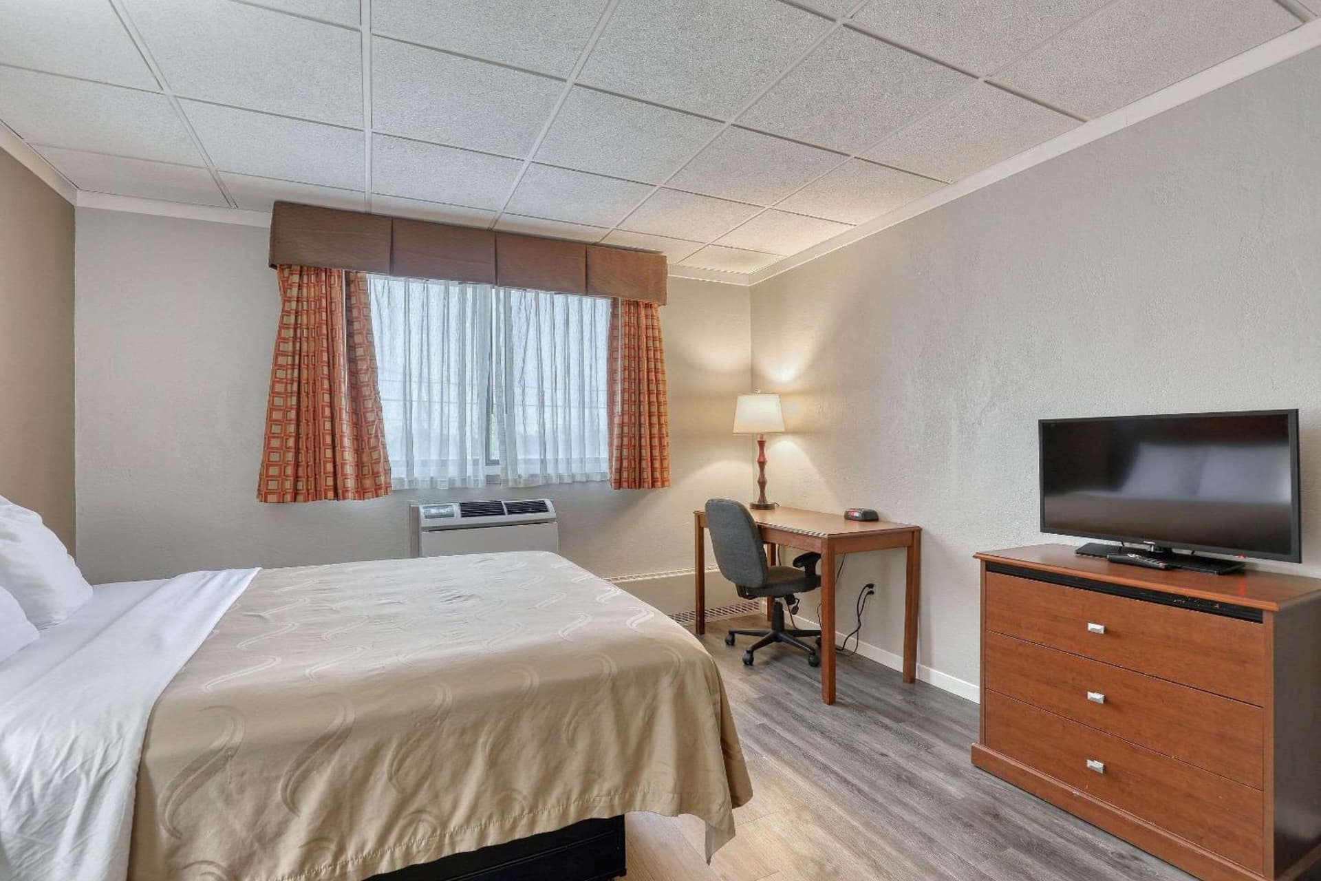 Quality Inn & Suites Green Bay Downtown gallery photo in Green Bay, WI — image 23