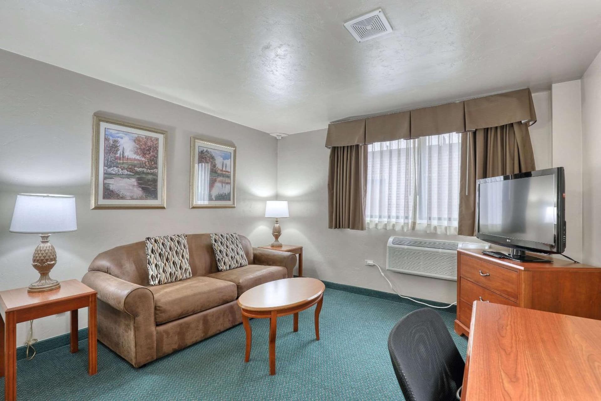 Quality Inn & Suites Green Bay Downtown gallery photo in Green Bay, WI — image 95