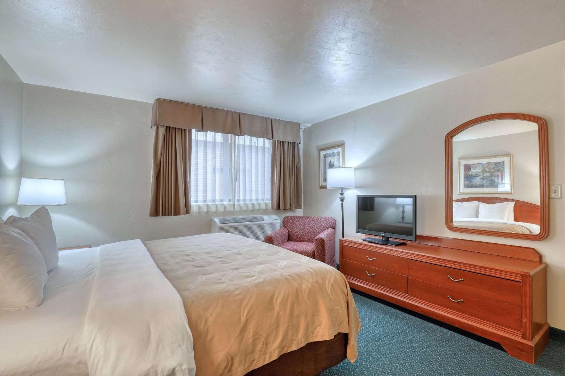 Quality Inn & Suites Green Bay Downtown gallery photo in Green Bay, WI — image 8