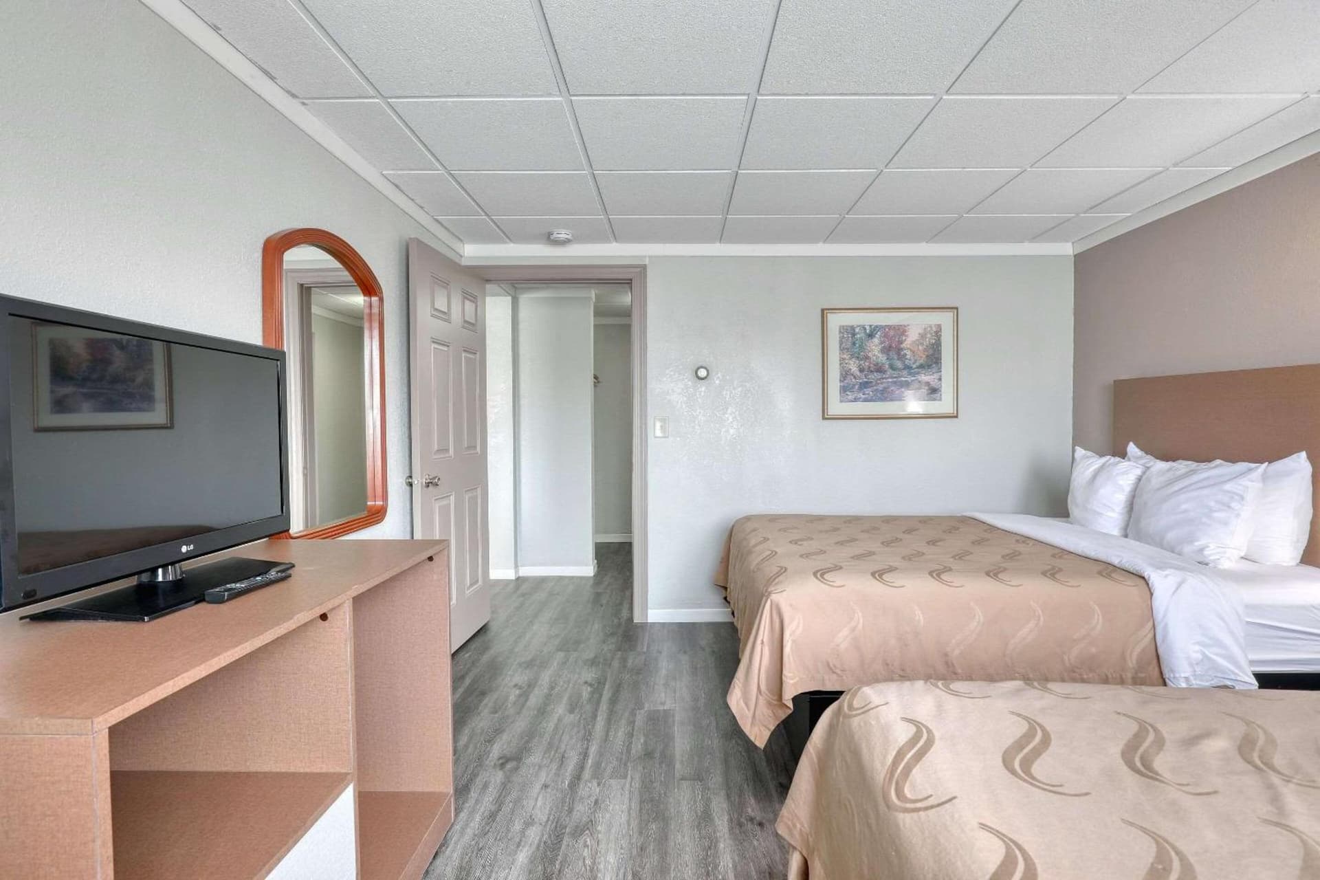 Quality Inn & Suites Green Bay Downtown gallery photo in Green Bay, WI — image 53