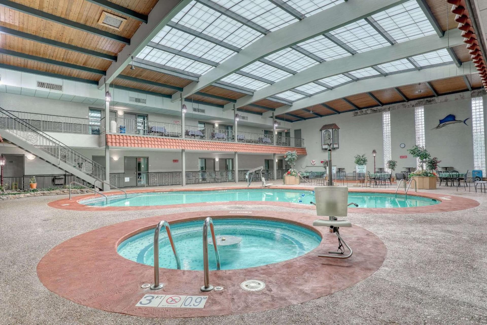 Quality Inn & Suites Green Bay Downtown interior in Green Bay, WI — gallery photo 2