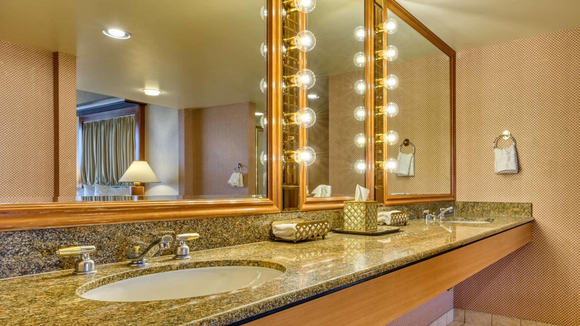 Rio Hotel & Casino, a Destination by Hyatt Hotel gallery photo in Las Vegas, NV — image 143