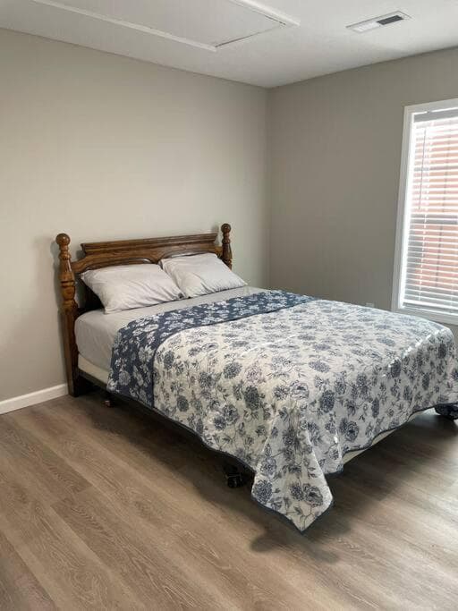Cute & Lush! Relaxation at peak interior in Springfield, MO — gallery photo 2